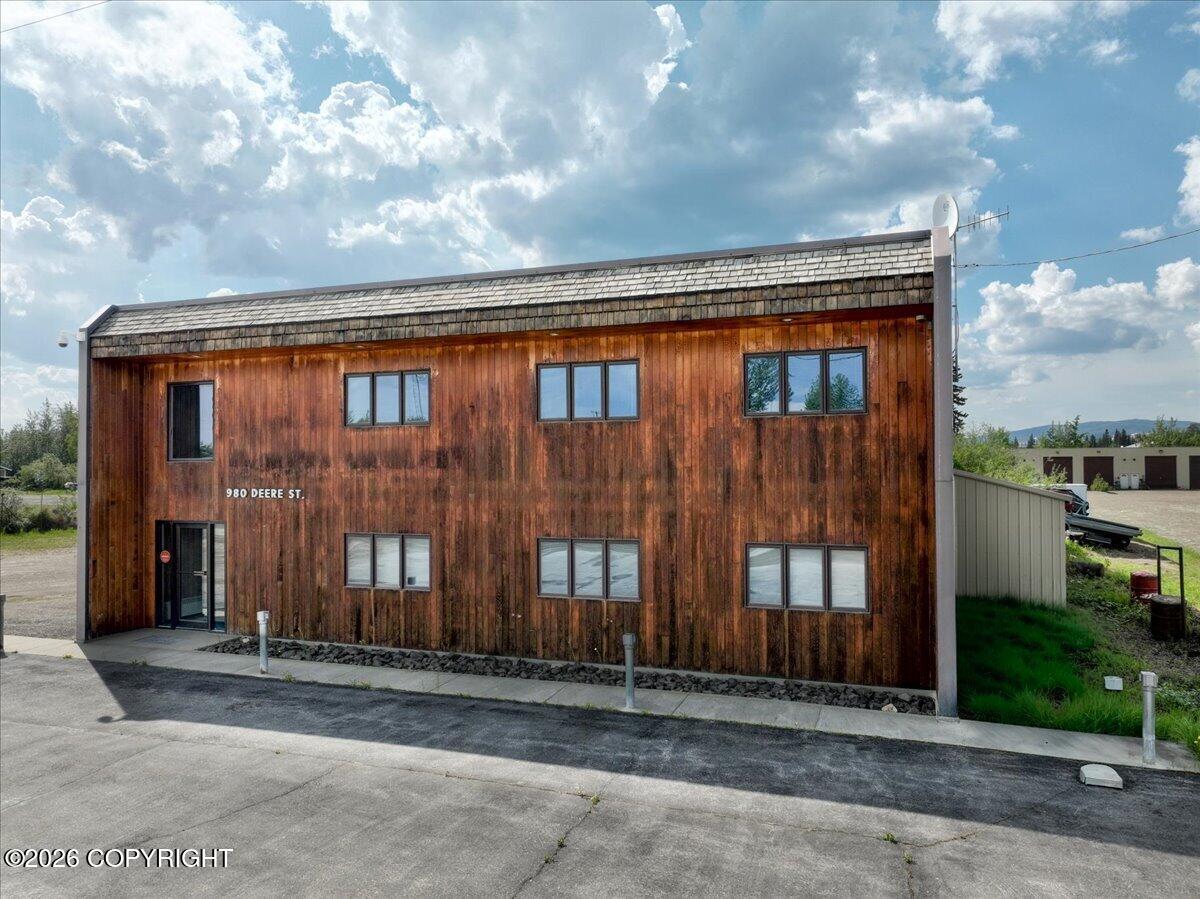 980 Deere Street Property Photo 7