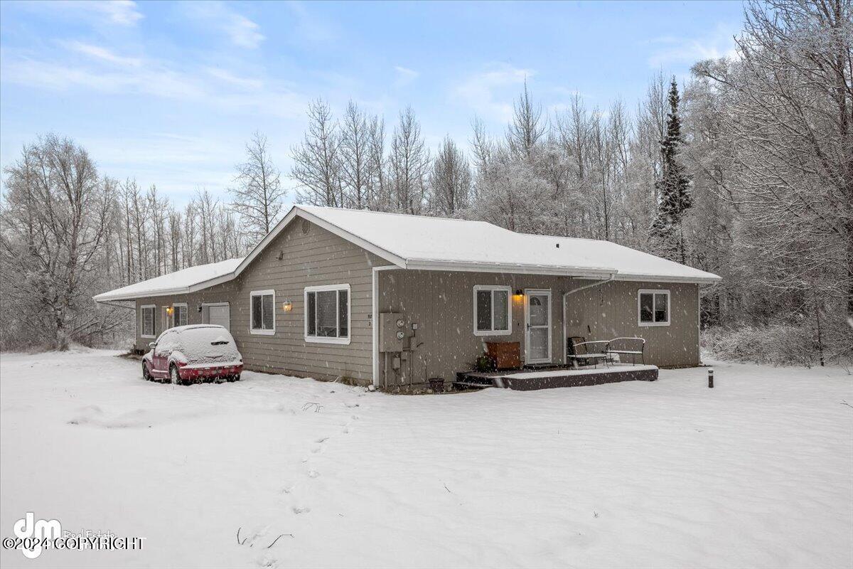 937 W Auklet Avenue Property Photo 3