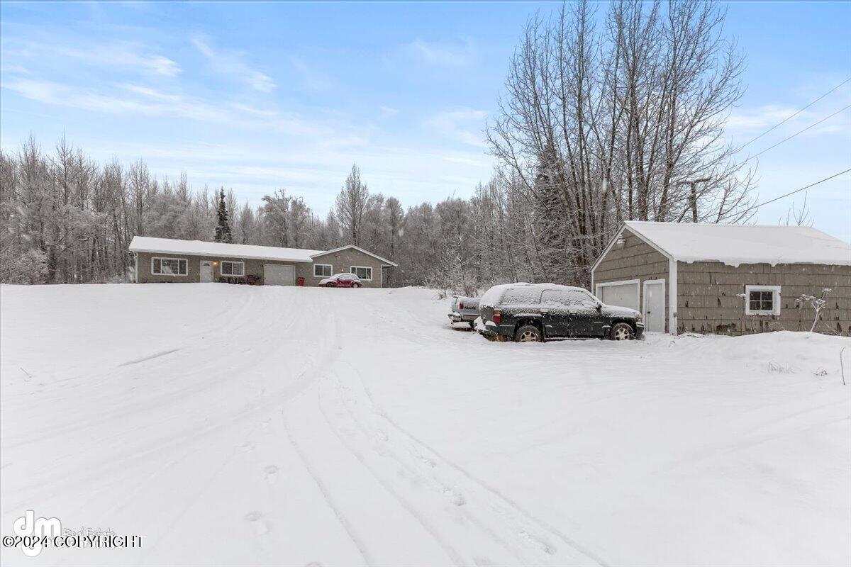 937 W Auklet Avenue Property Photo 4