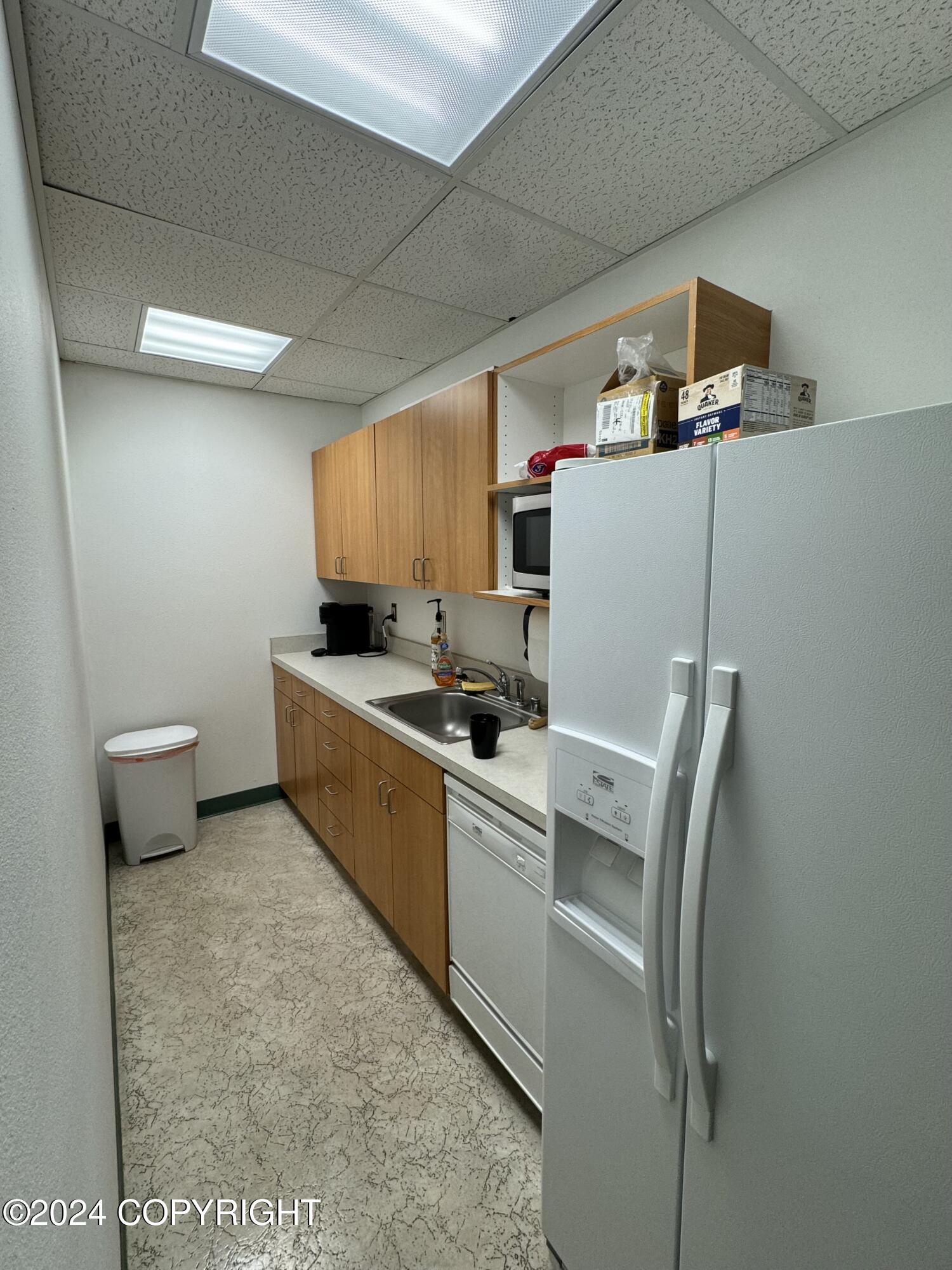 212 E 51st Avenue Property Photo 4