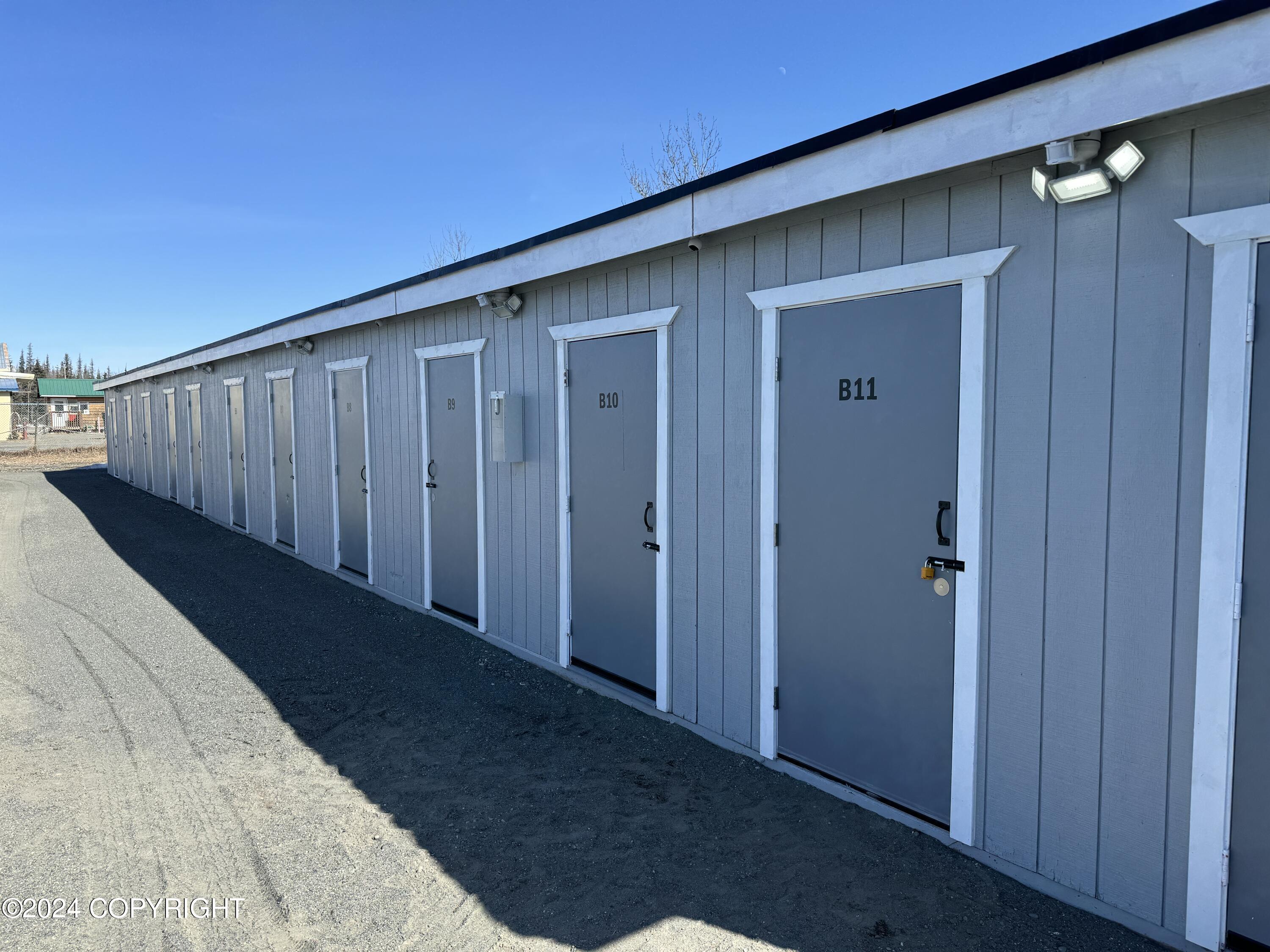 330 Airport Way Property Photo 1
