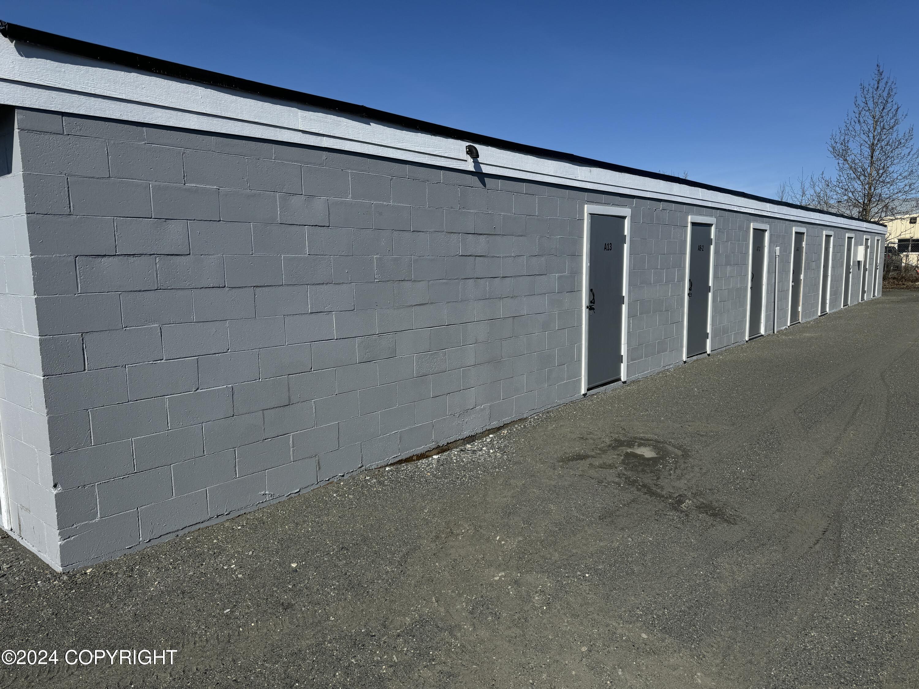 330 Airport Way Property Photo 2