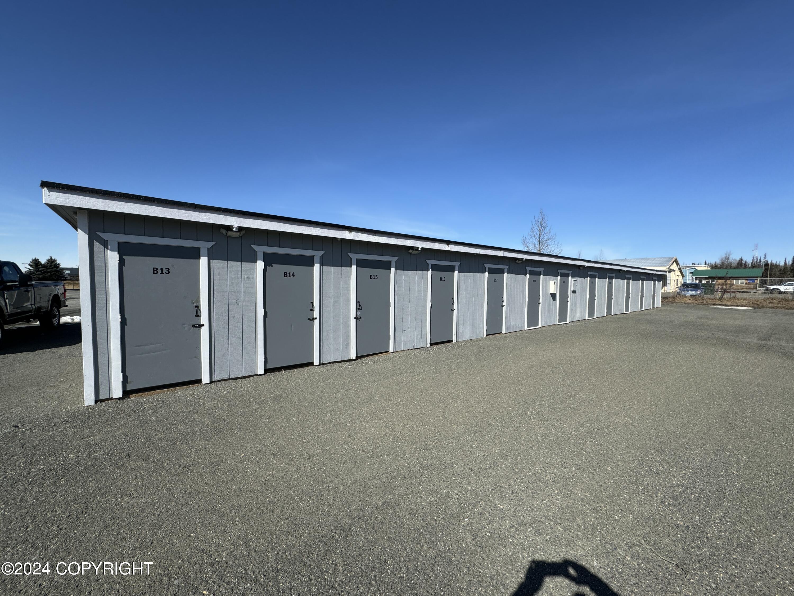 330 Airport Way Property Photo 3