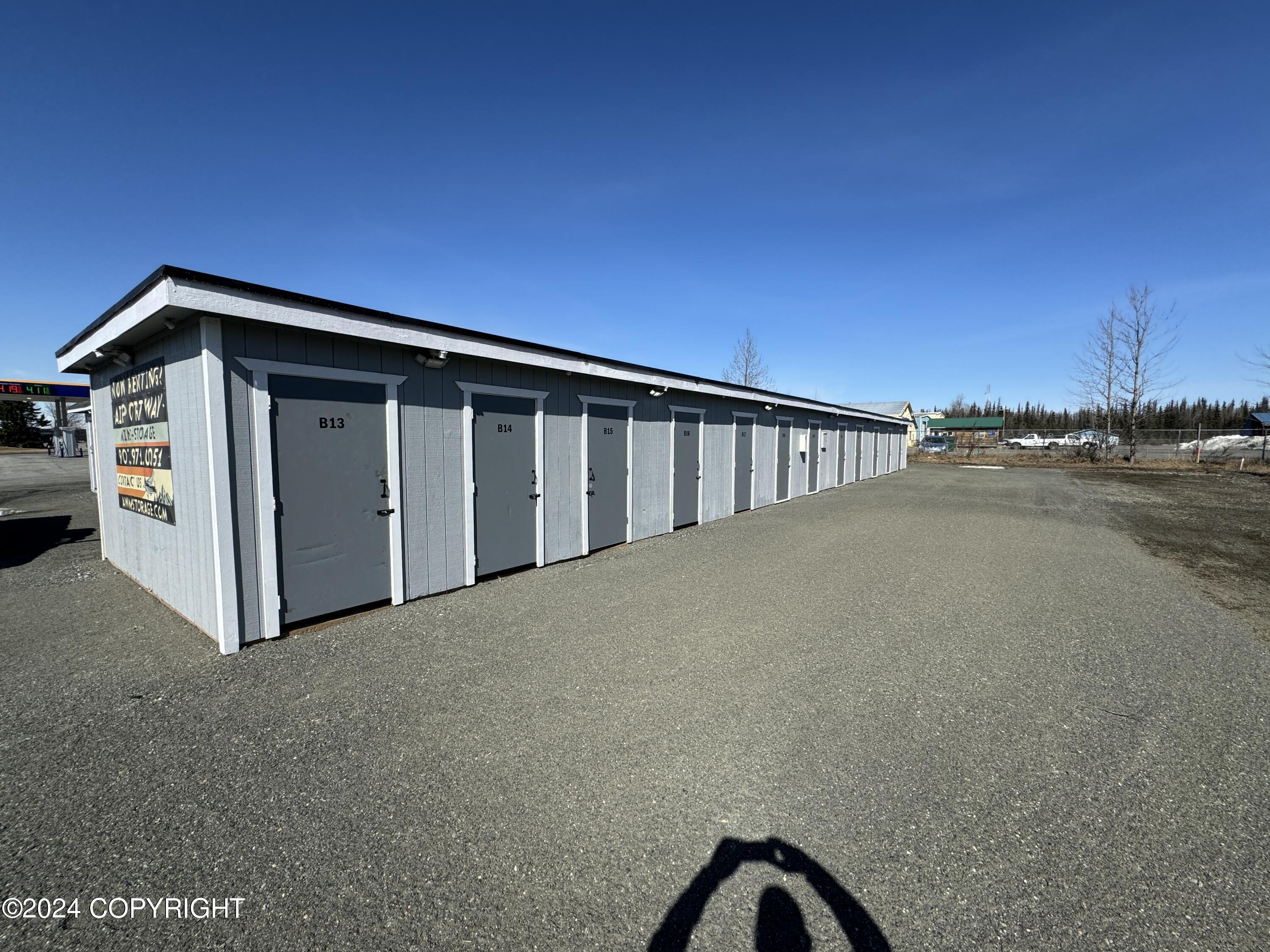 330 Airport Way Property Photo 4