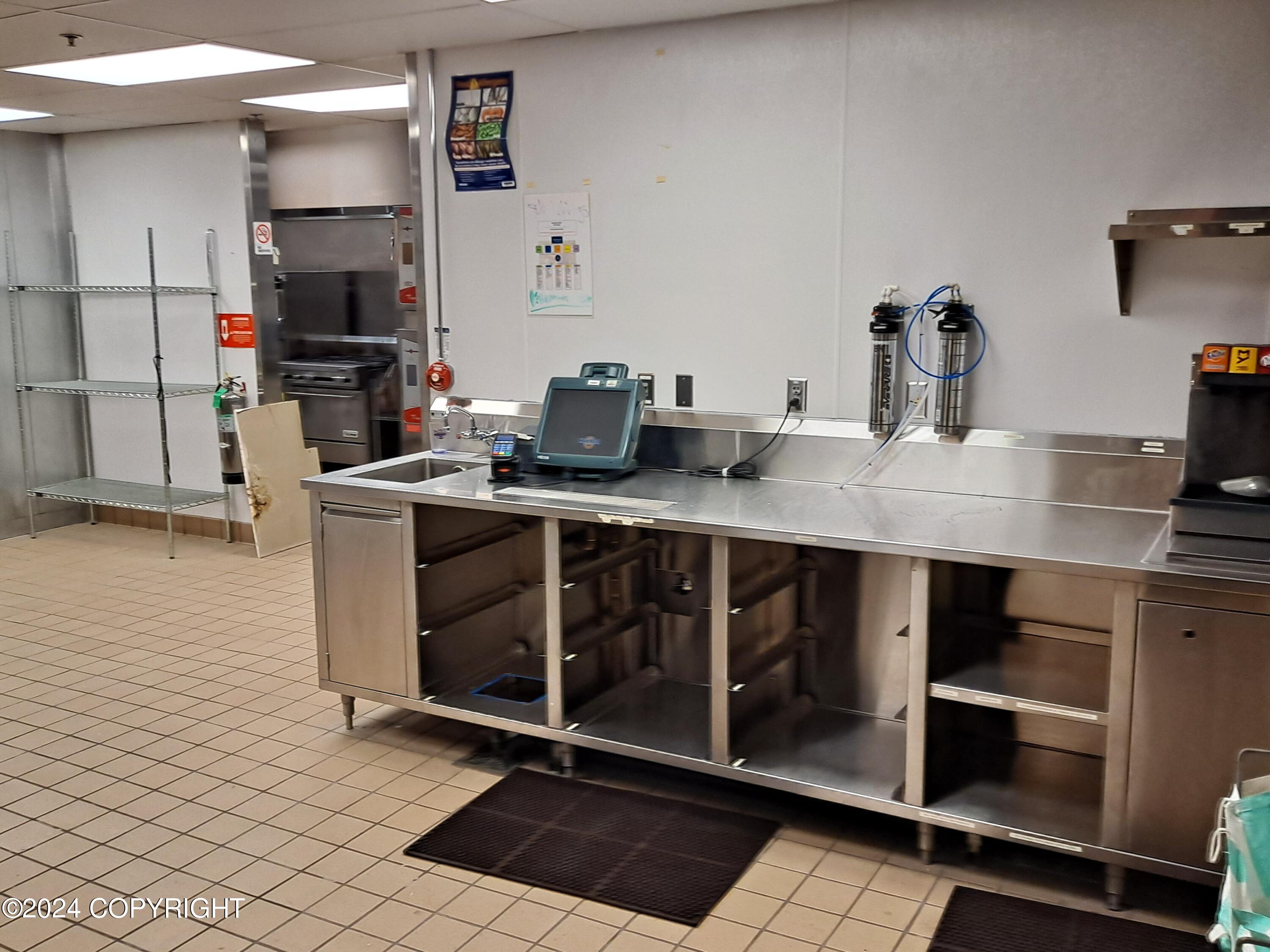 415 E Street Property Photo 12