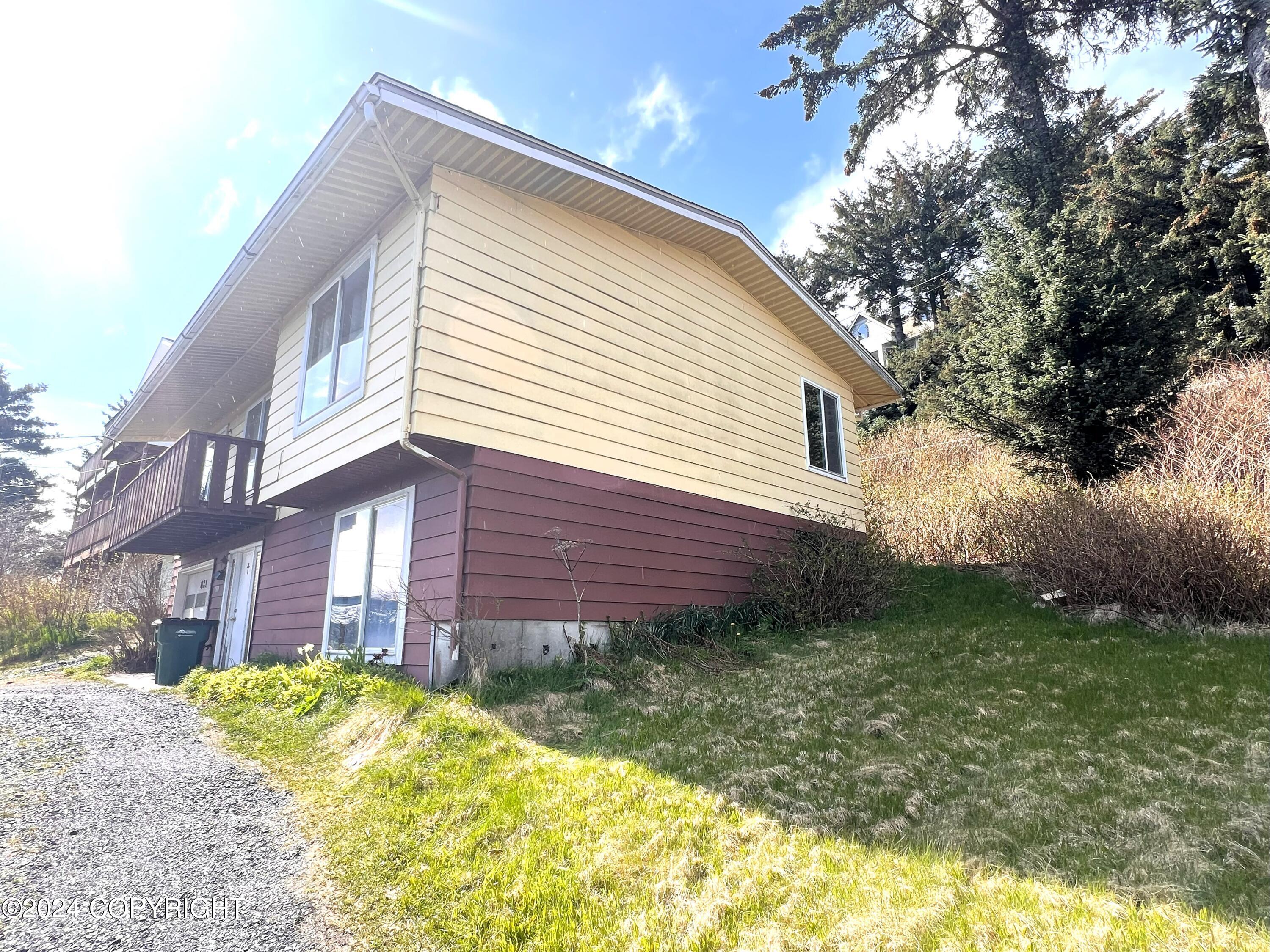 821 E Tagura Road Property Photo 6