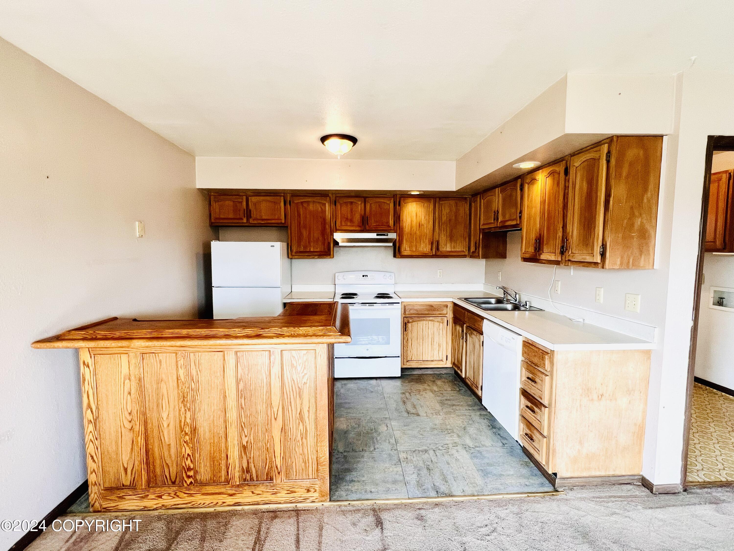821 E Tagura Road Property Photo 39