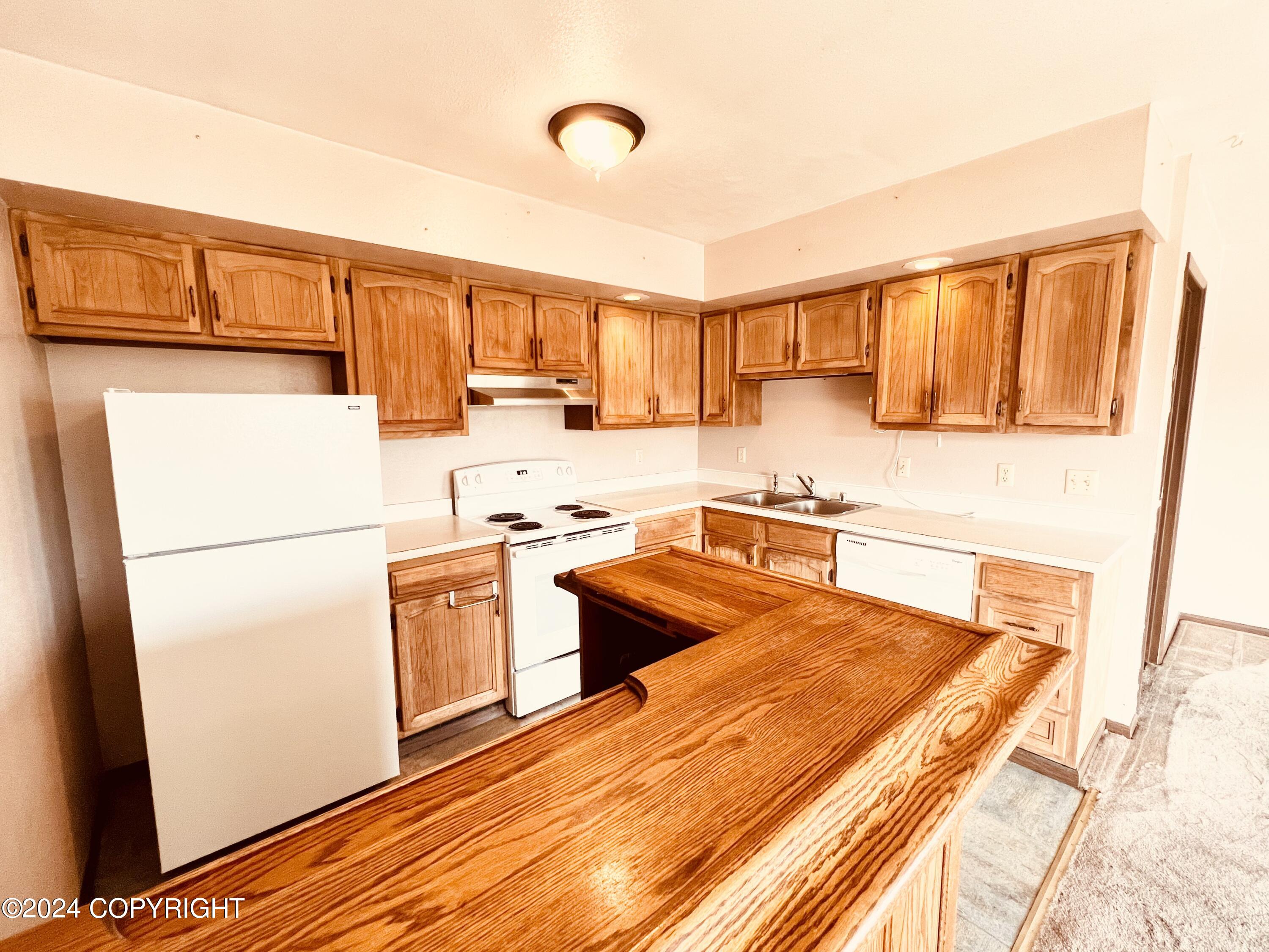 821 E Tagura Road Property Photo 40