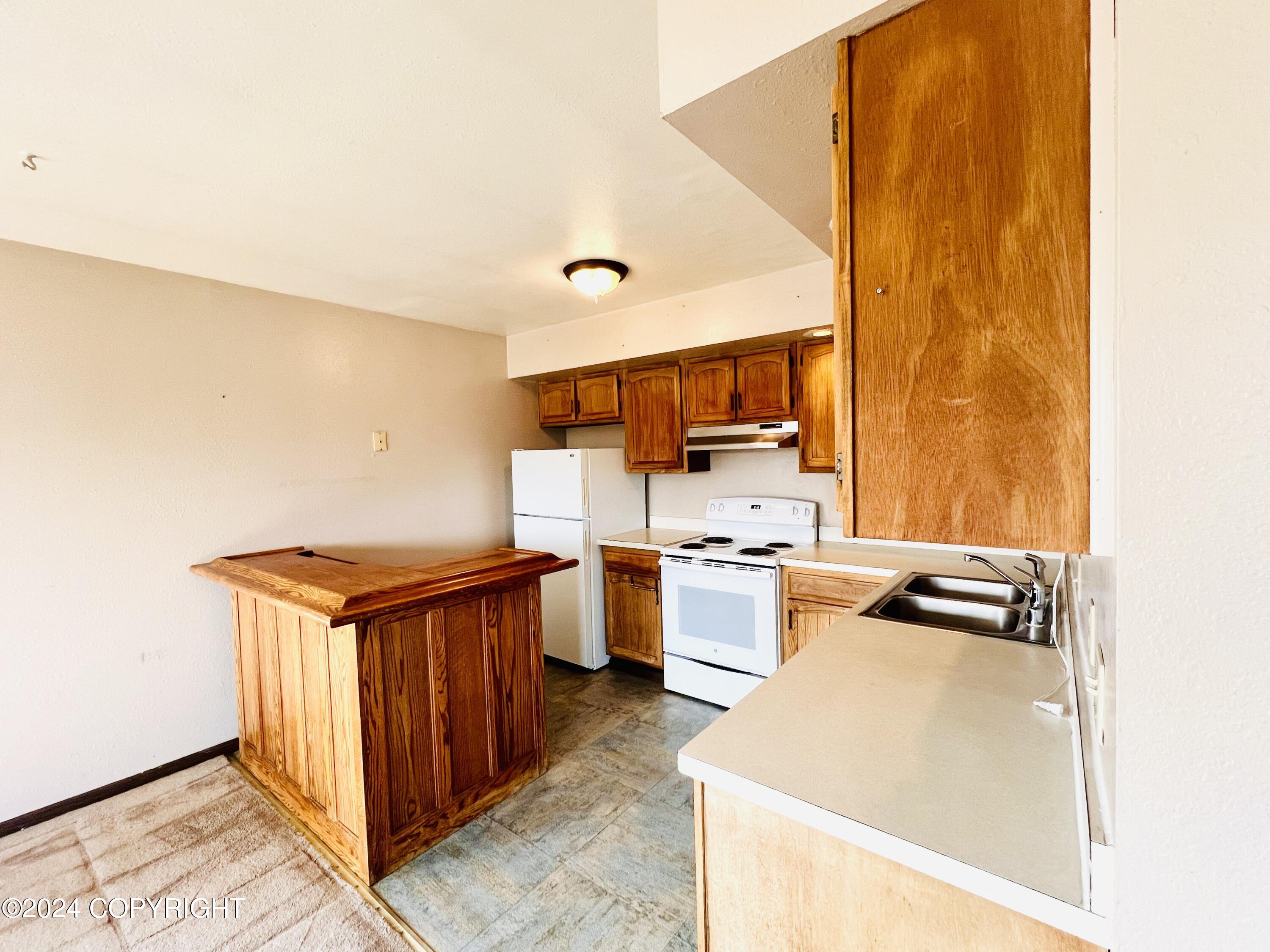 821 E Tagura Road Property Photo 44