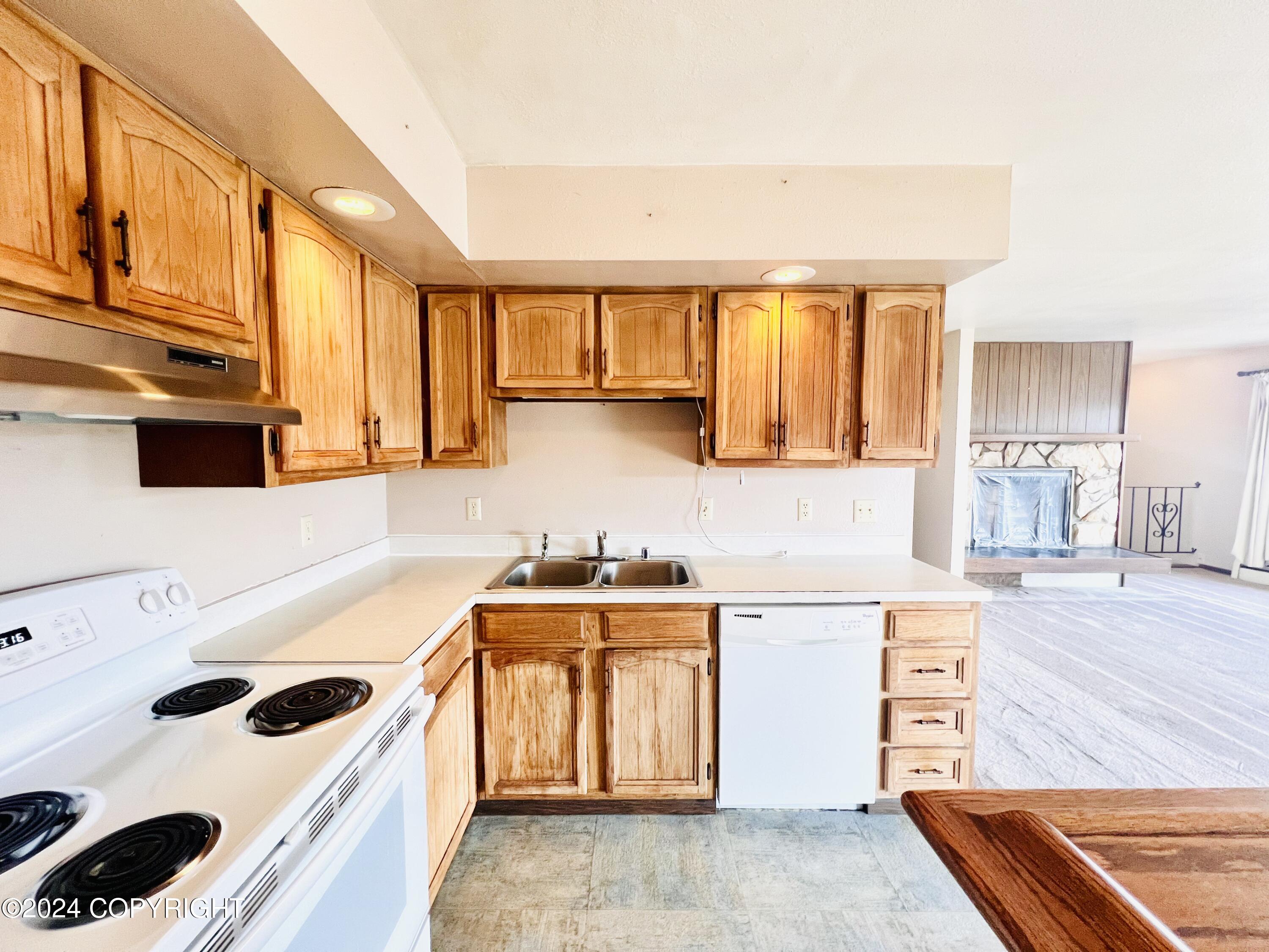 821 E Tagura Road Property Photo 45