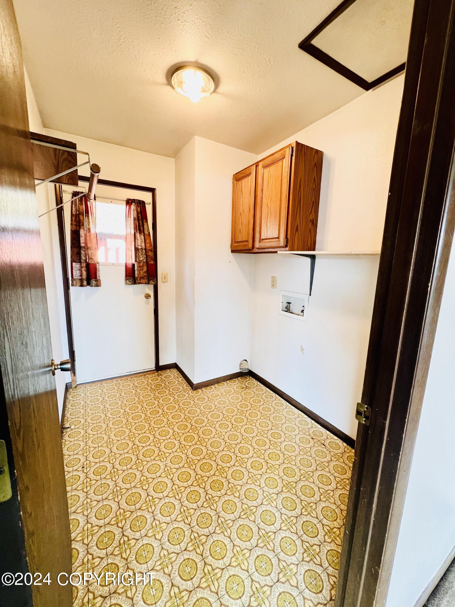 821 E Tagura Road Property Photo 48