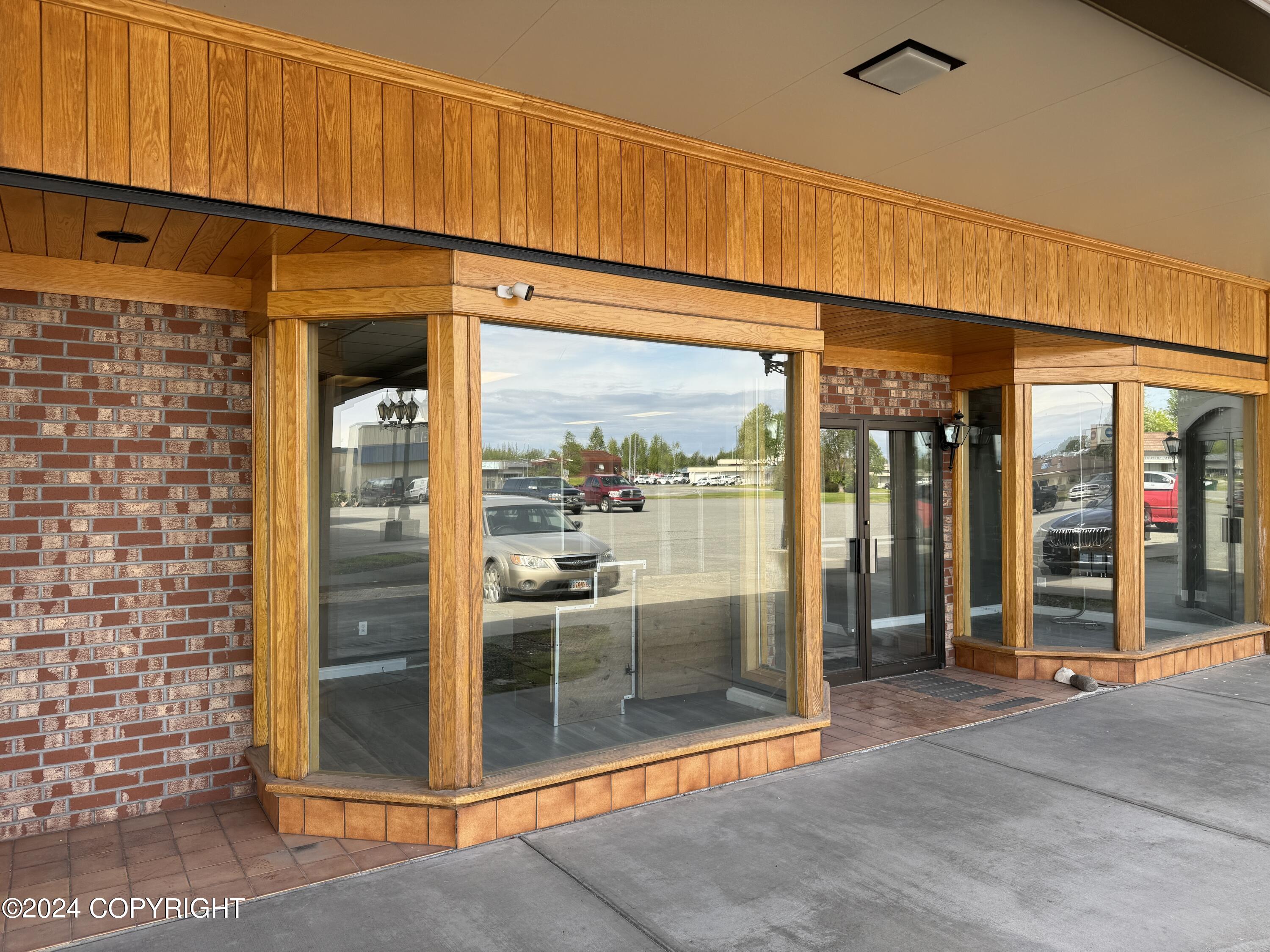 130 S Willow Street #6 Property Photo 1