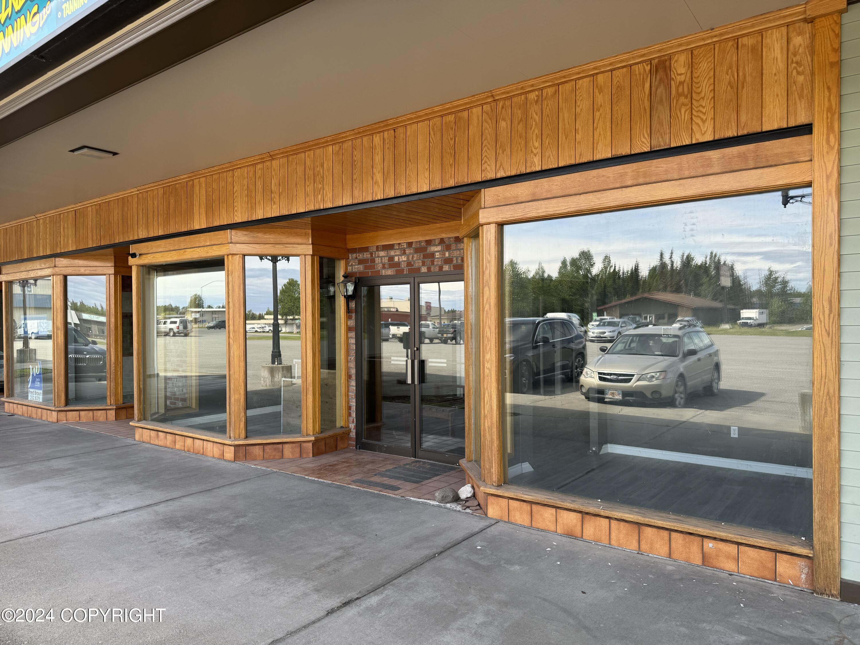 130 S Willow Street #6 Property Photo 2