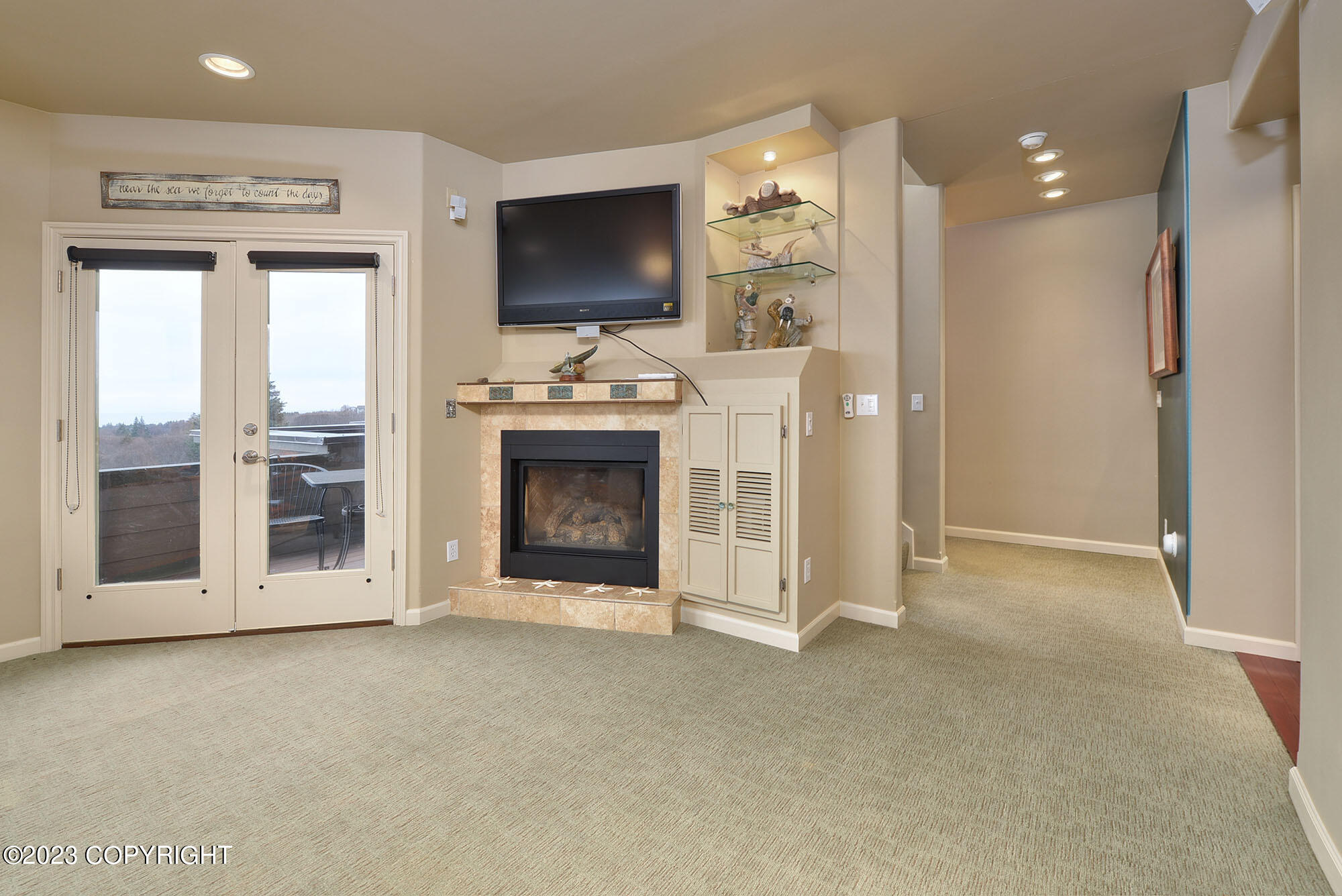932 Quiet Creek Drive Property Photo 4
