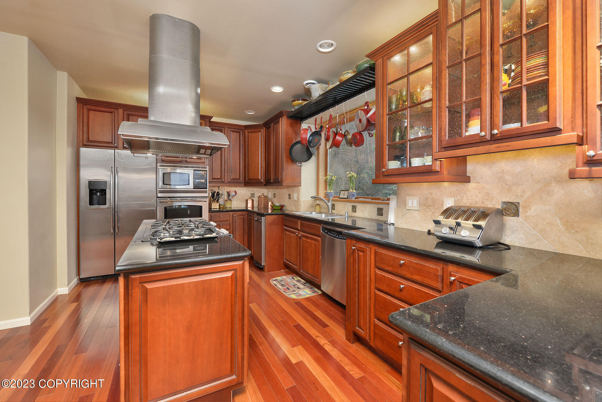 932 Quiet Creek Drive Property Photo 10