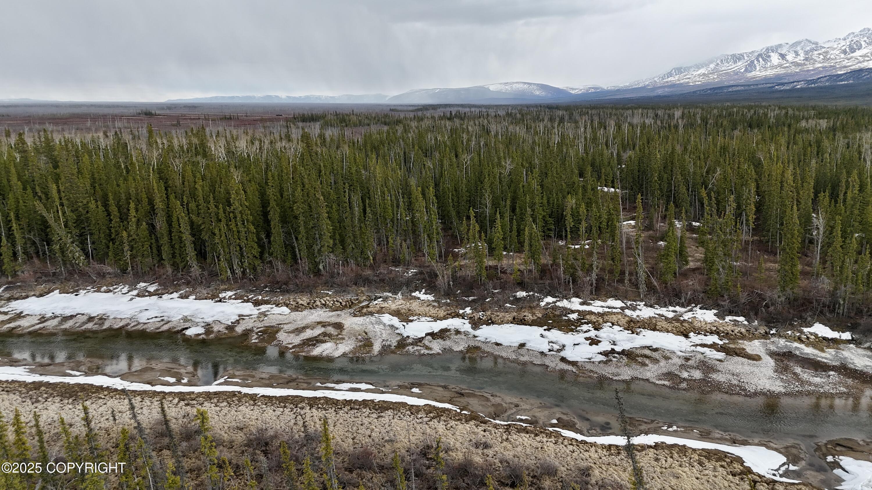 1327.6 B2 Alaska Highway Property Photo 3