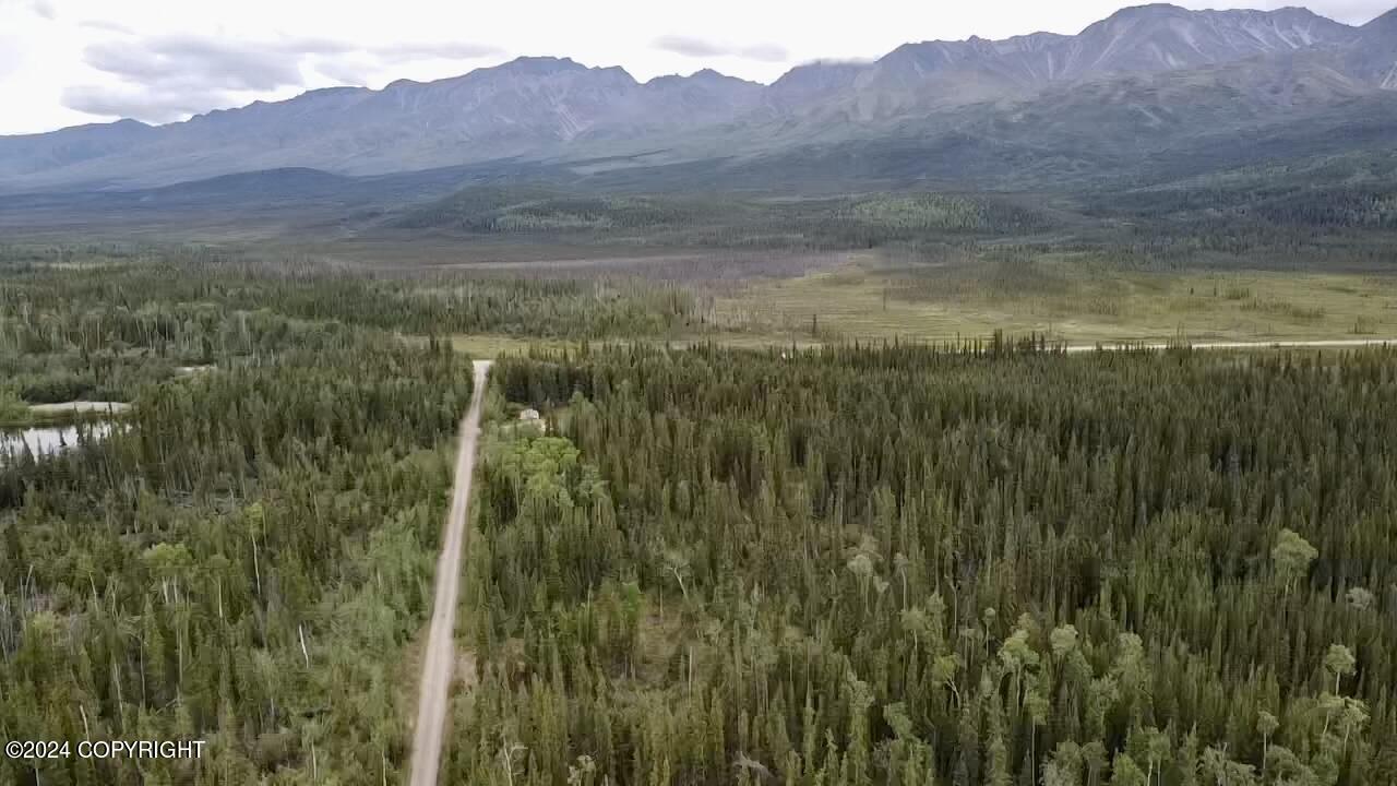 1327.6 B5 Alaska Highway Property Photo 19