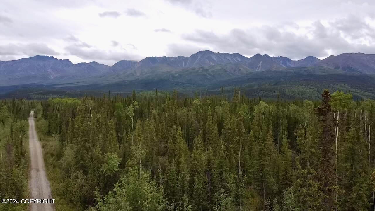 1327.6 B5 Alaska Highway Property Photo 26