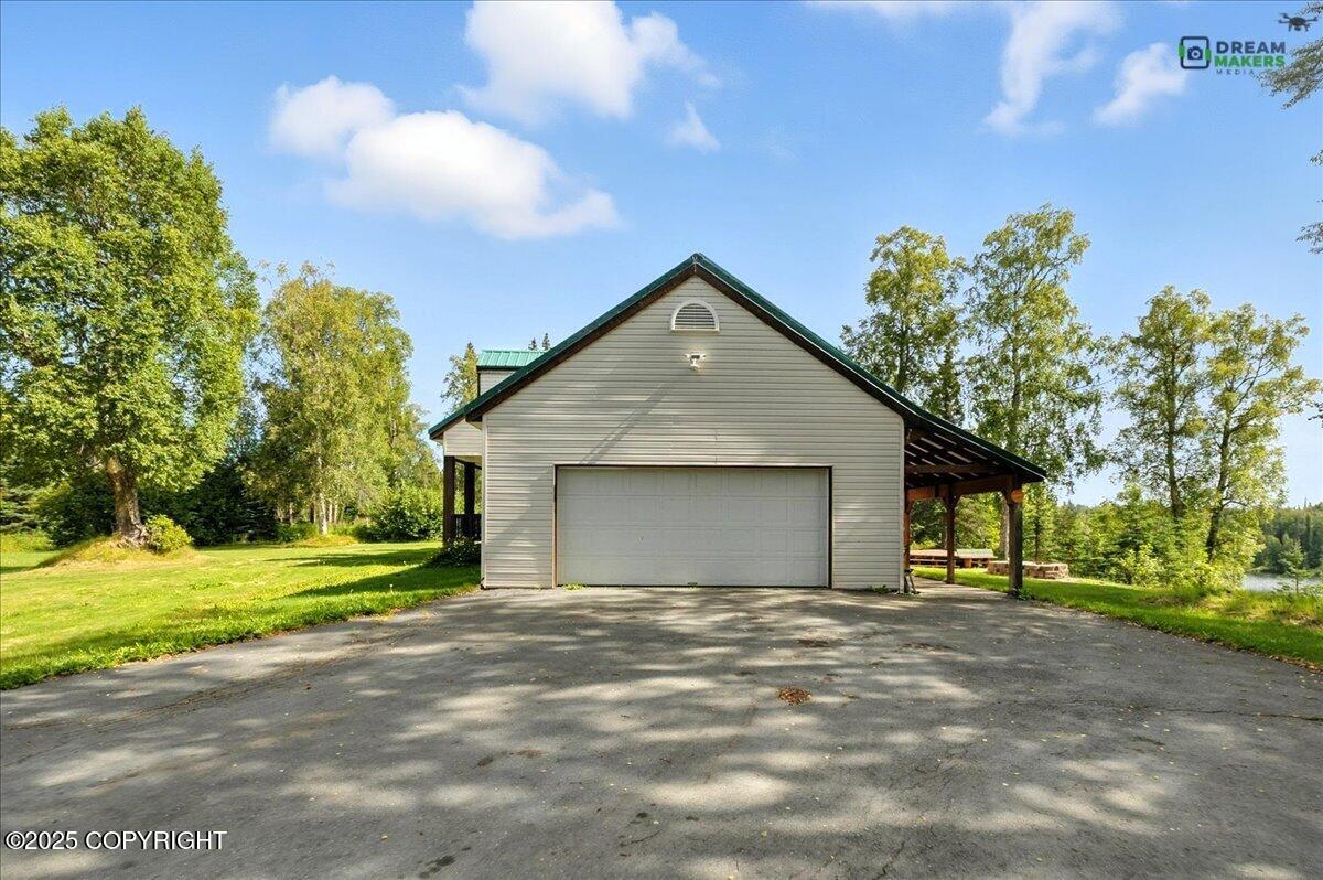 52647 Suzanne Avenue Property Photo 6
