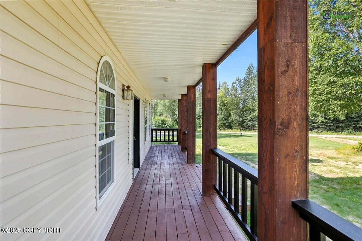 52647 Suzanne Avenue Property Photo 7