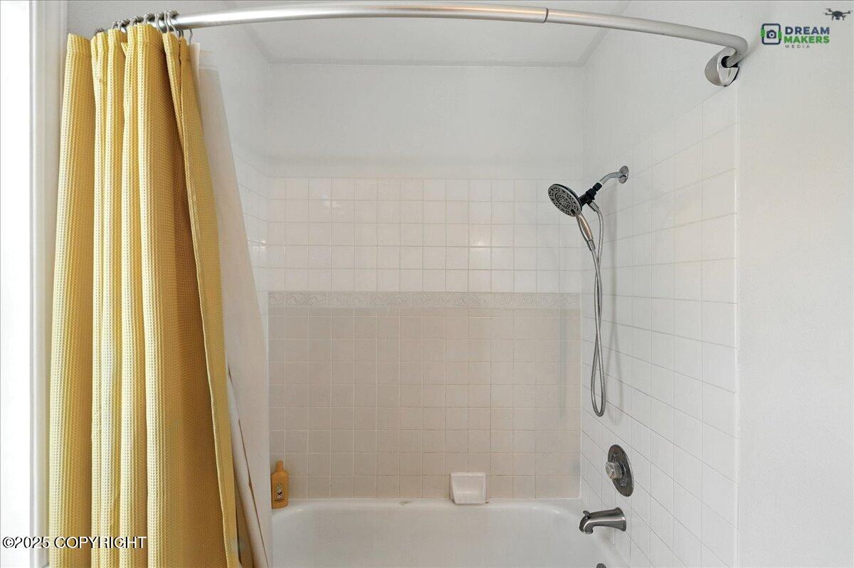 52647 Suzanne Avenue Property Photo 51