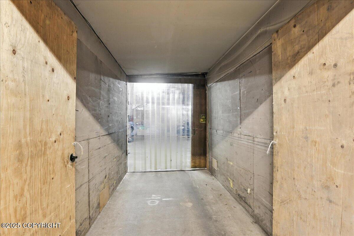 1716 N Post Road Property Photo 21