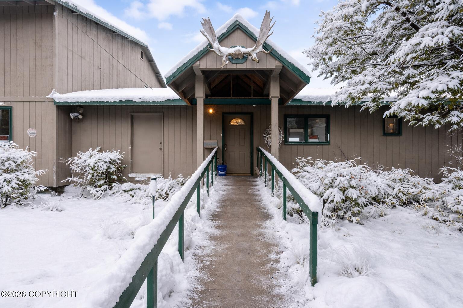62479 Skyline Drive Property Photo 4