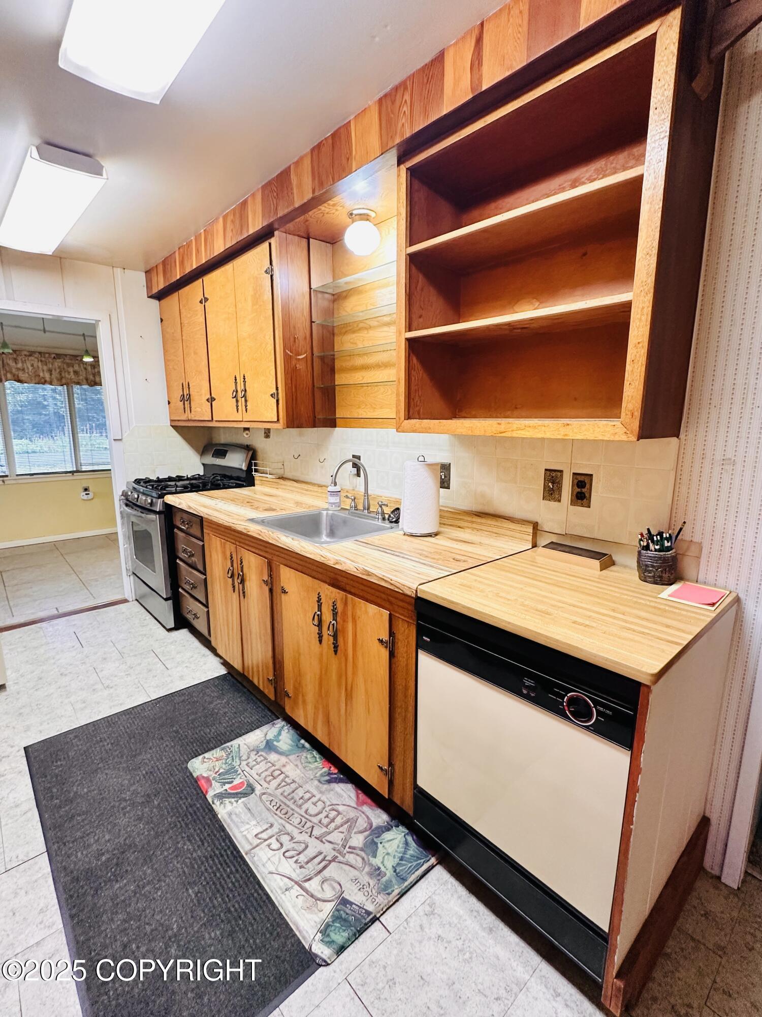73340 School Avenue Property Photo 10