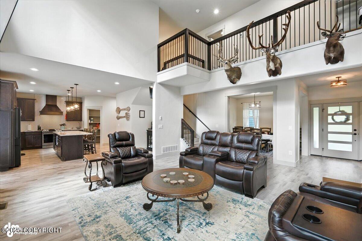 8967 E Wolf Creek Road Property Photo 3