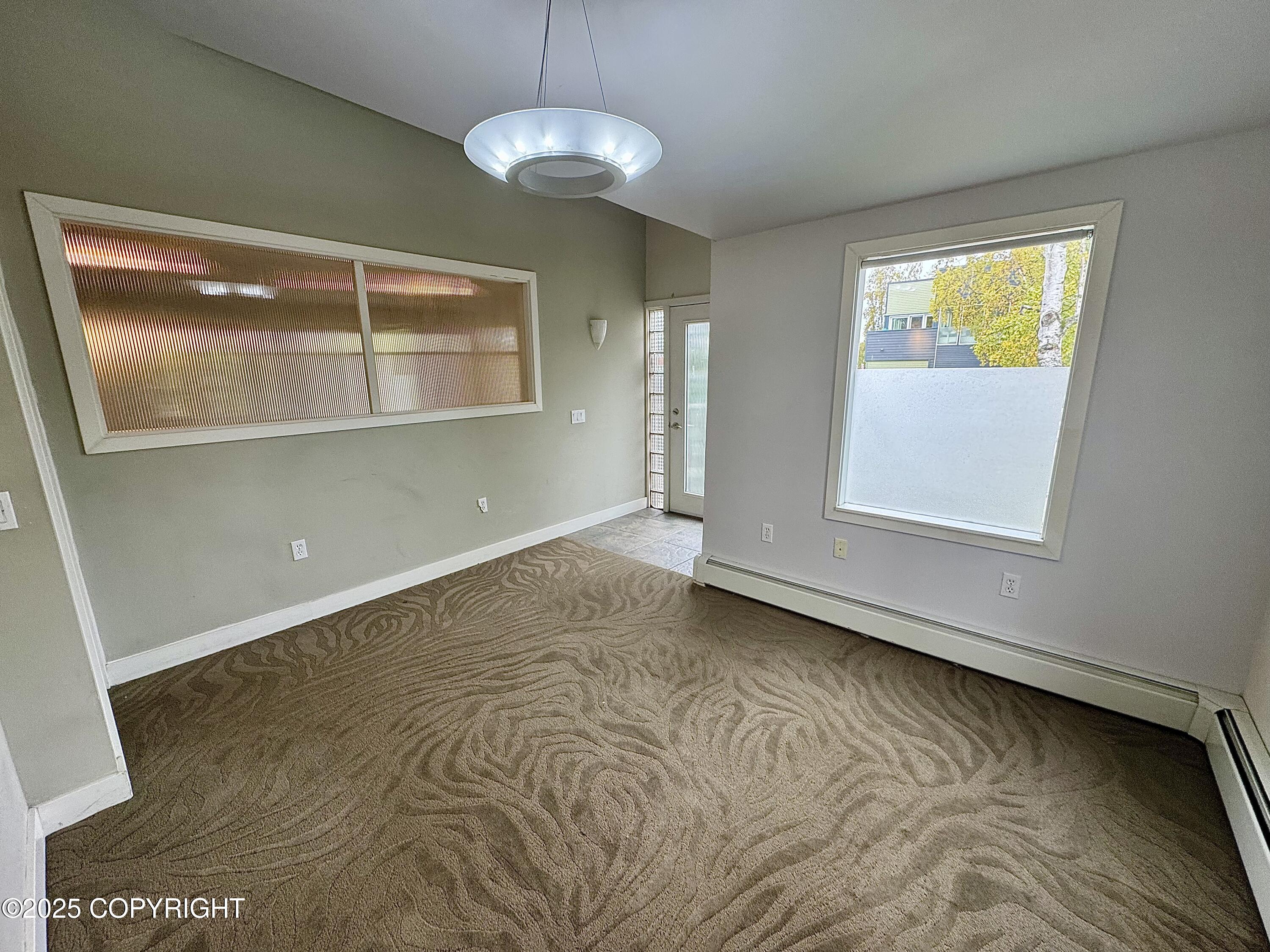 124 E 7th Avenue Property Photo 5