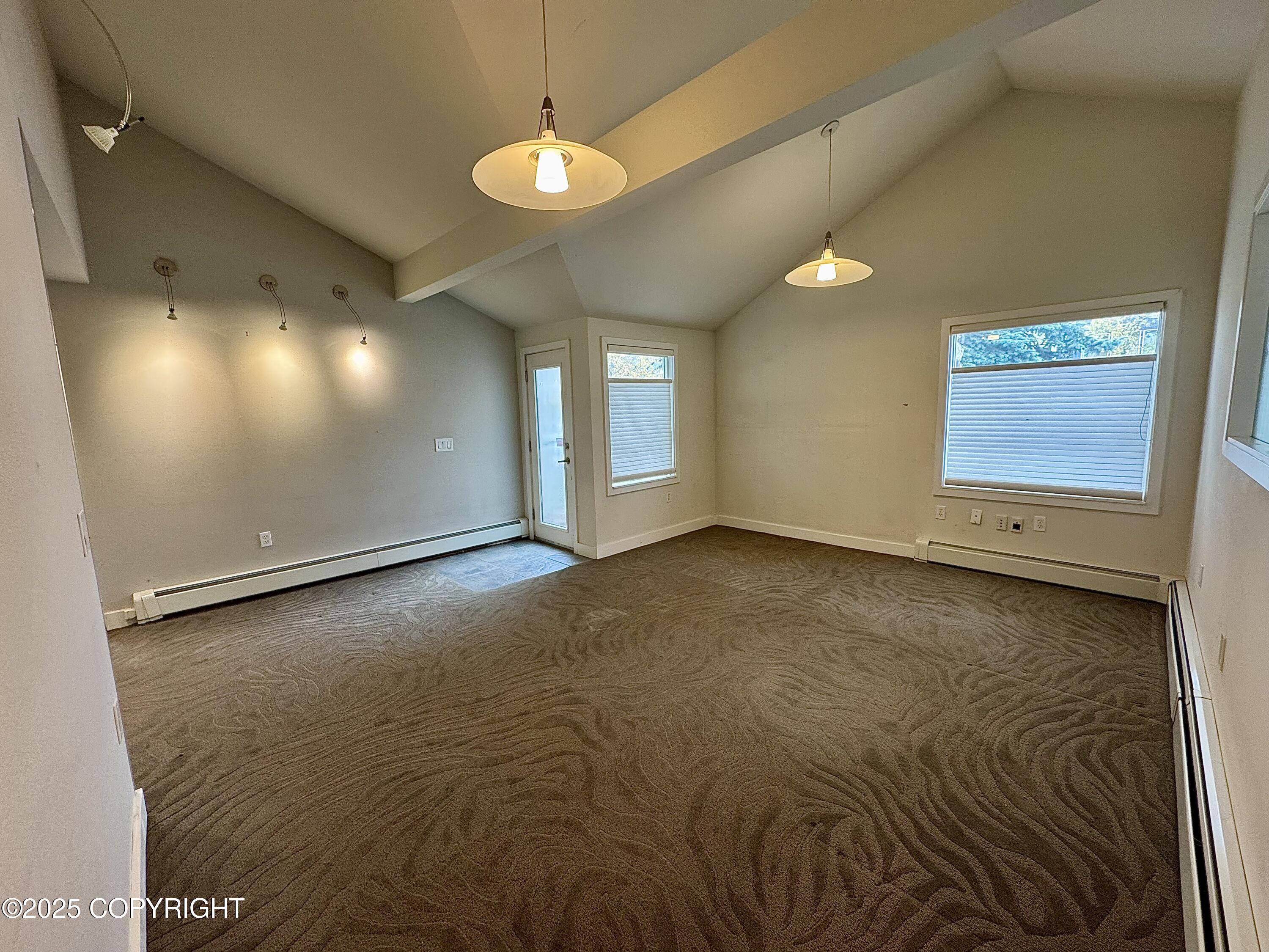 124 E 7th Avenue Property Photo 10