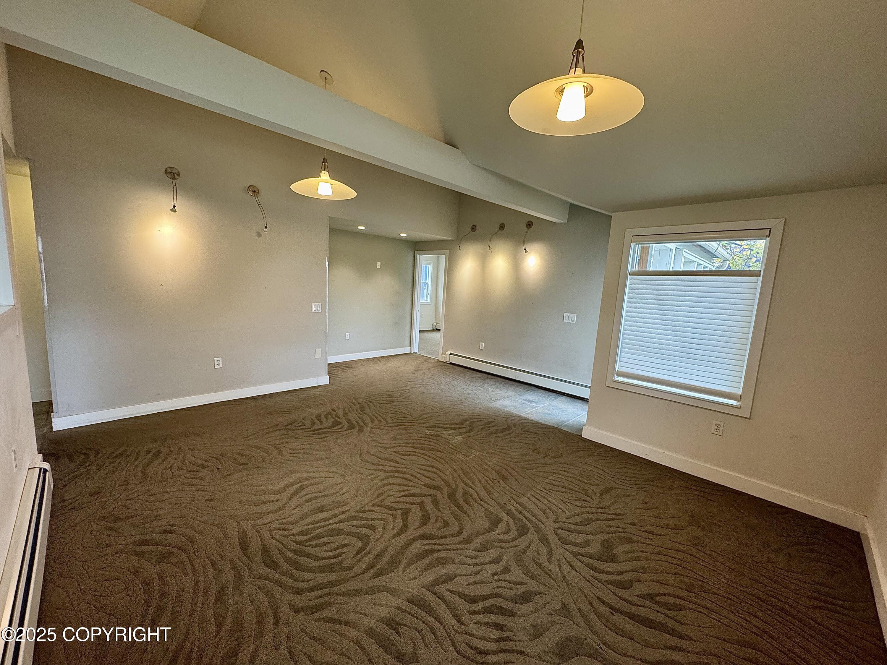 124 E 7th Avenue Property Photo 12