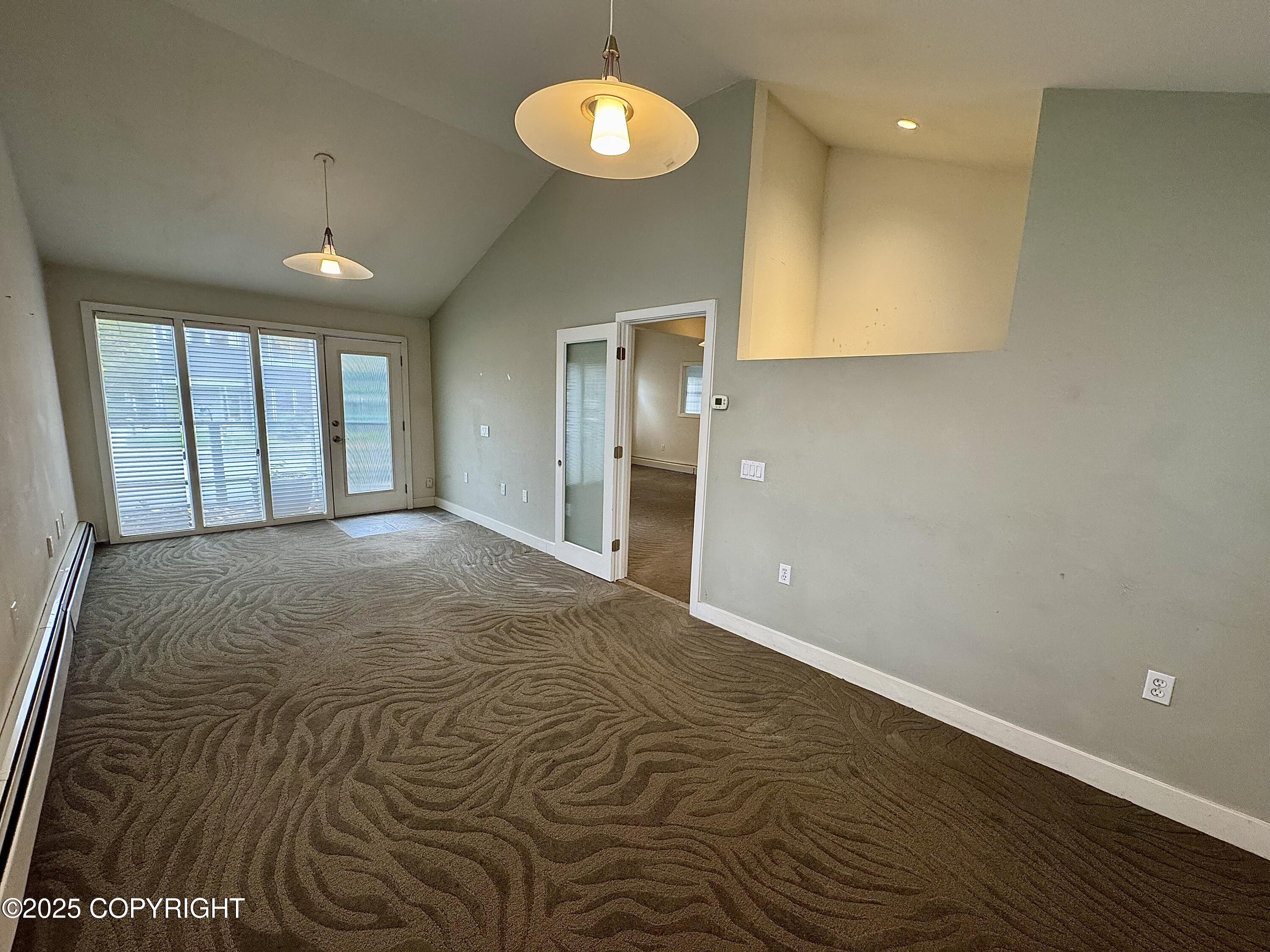 124 E 7th Avenue Property Photo 16