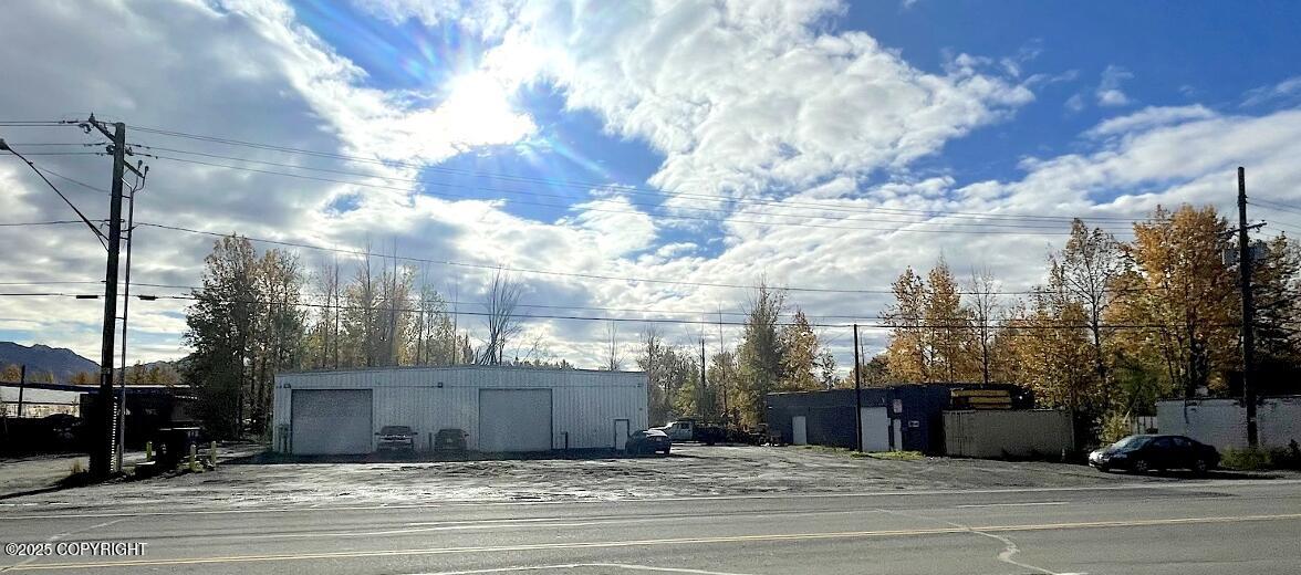 2014 N Post Road Property Photo 1