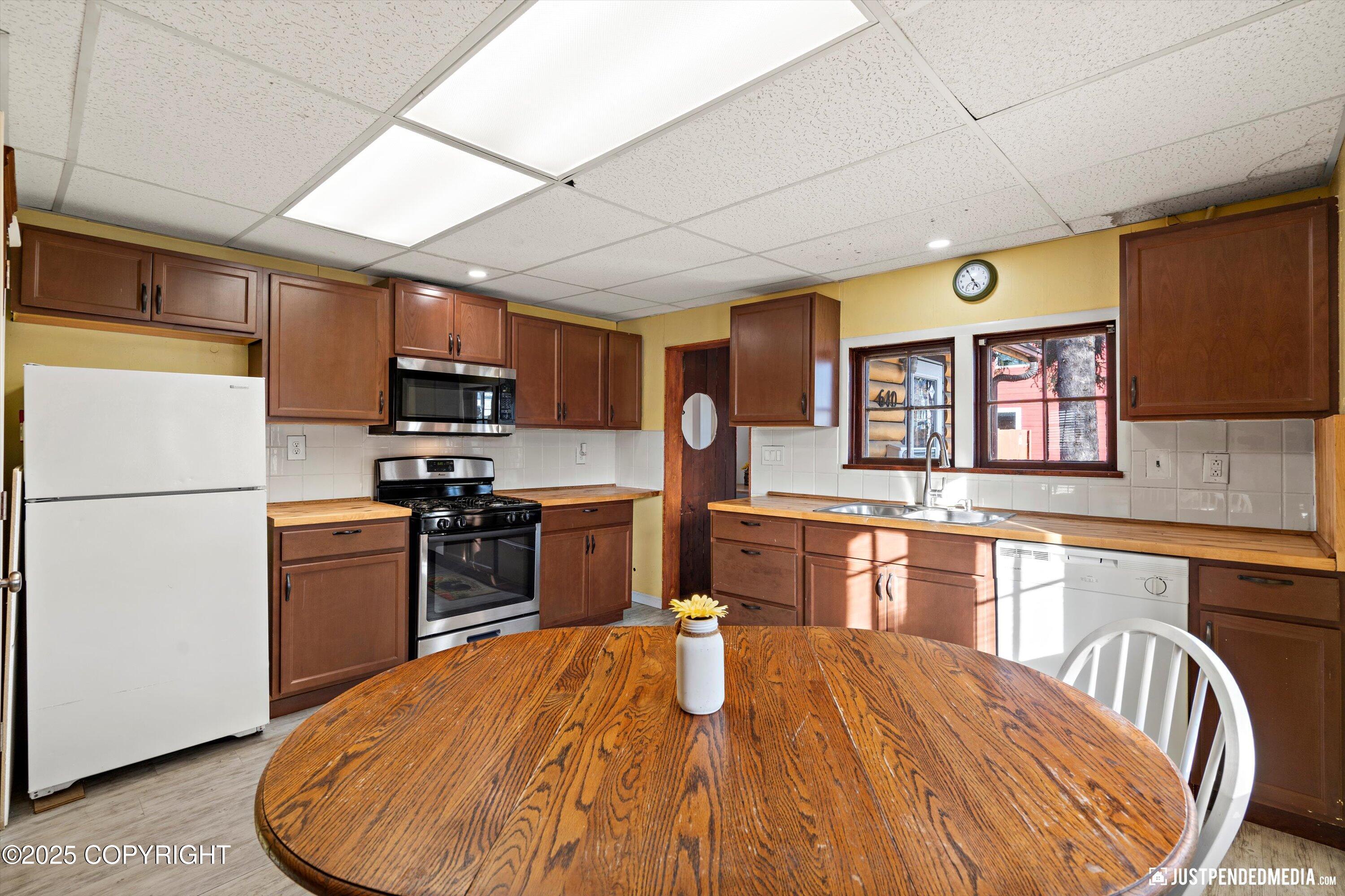 624 Karluk Street Property Photo 7