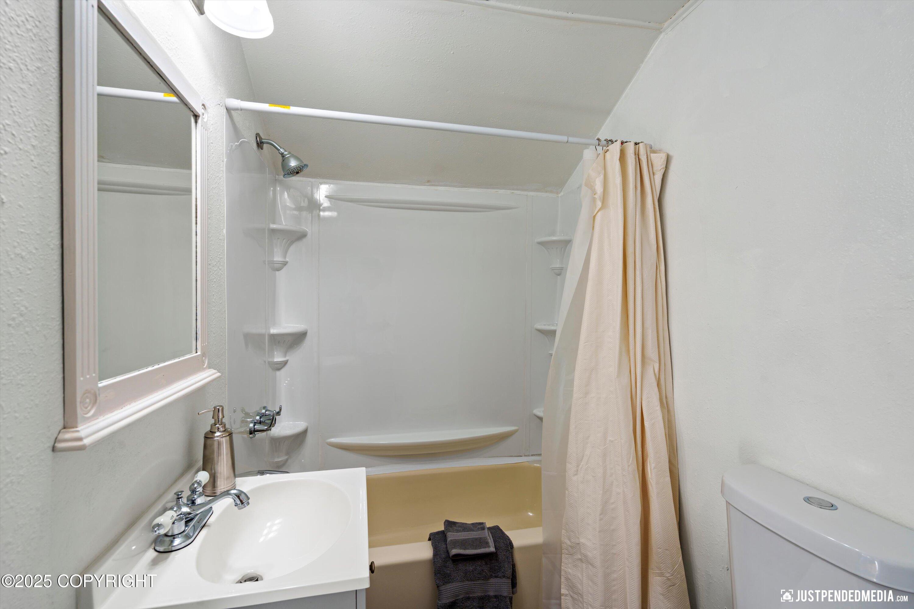 624 Karluk Street Property Photo 61