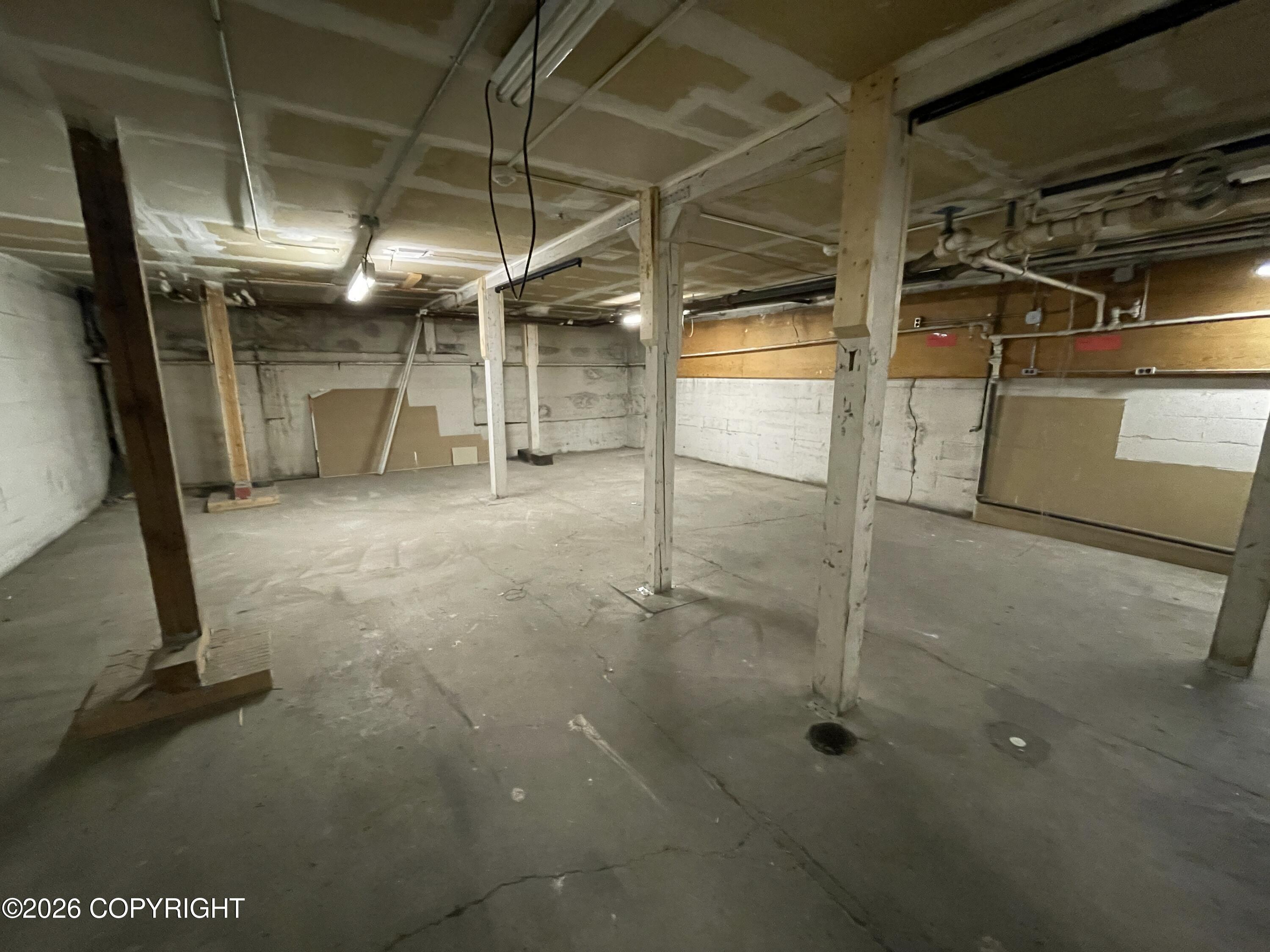 509 W 4th Avenue Property Photo 16