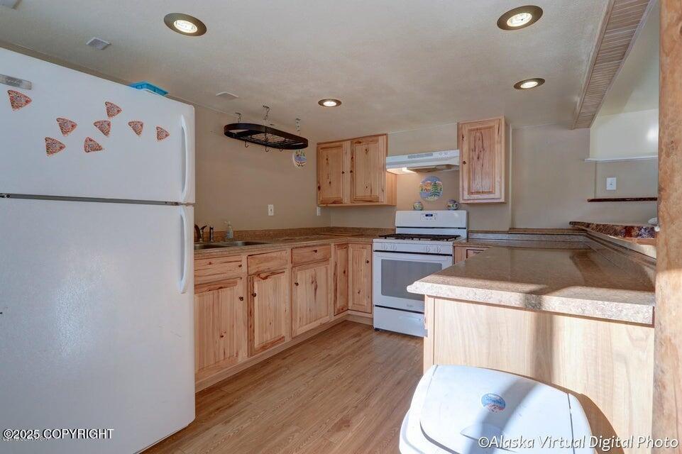 4600 De Armoun Road Property Photo 4