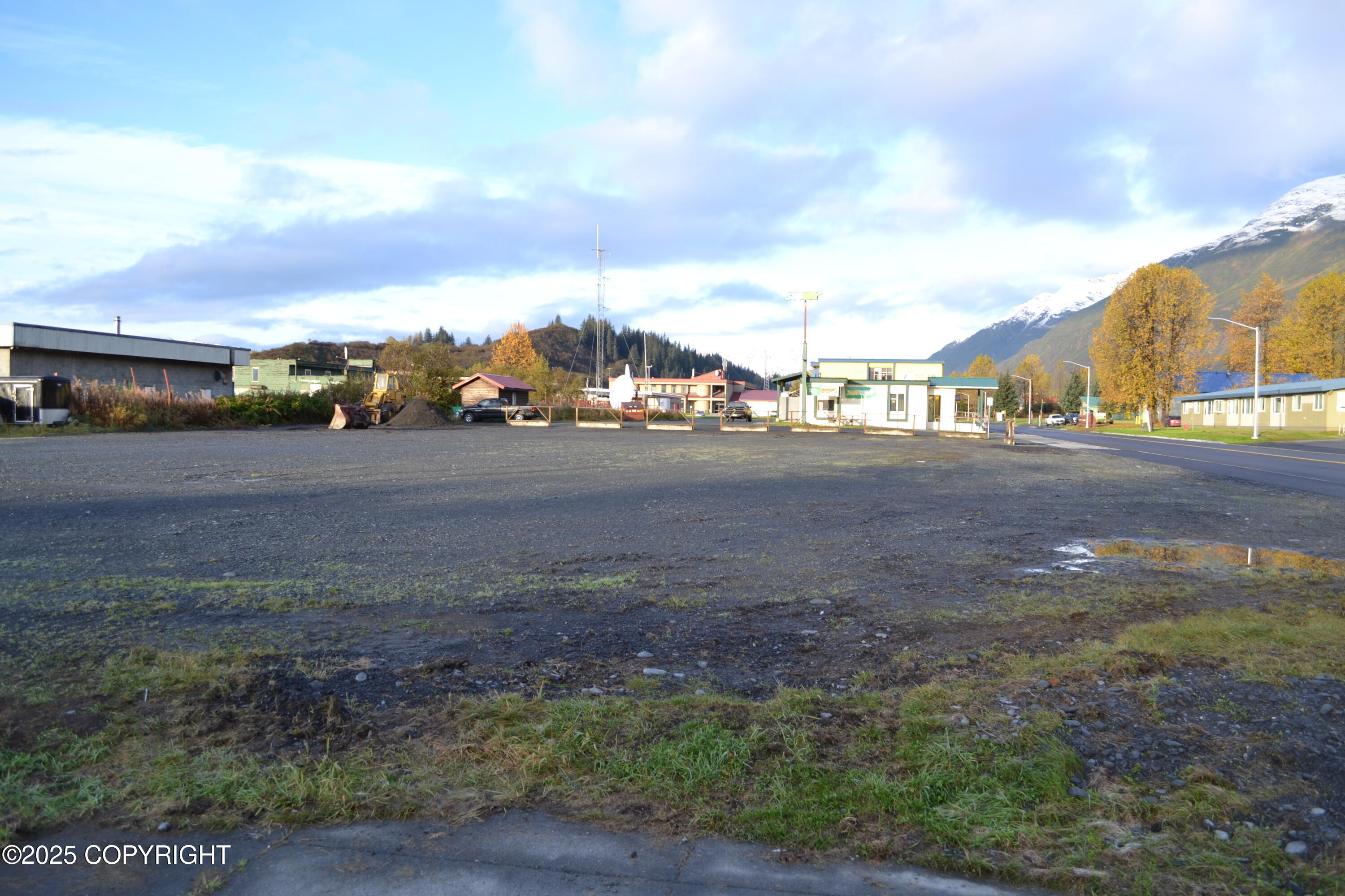 112 Pioneer Drive Property Photo 3