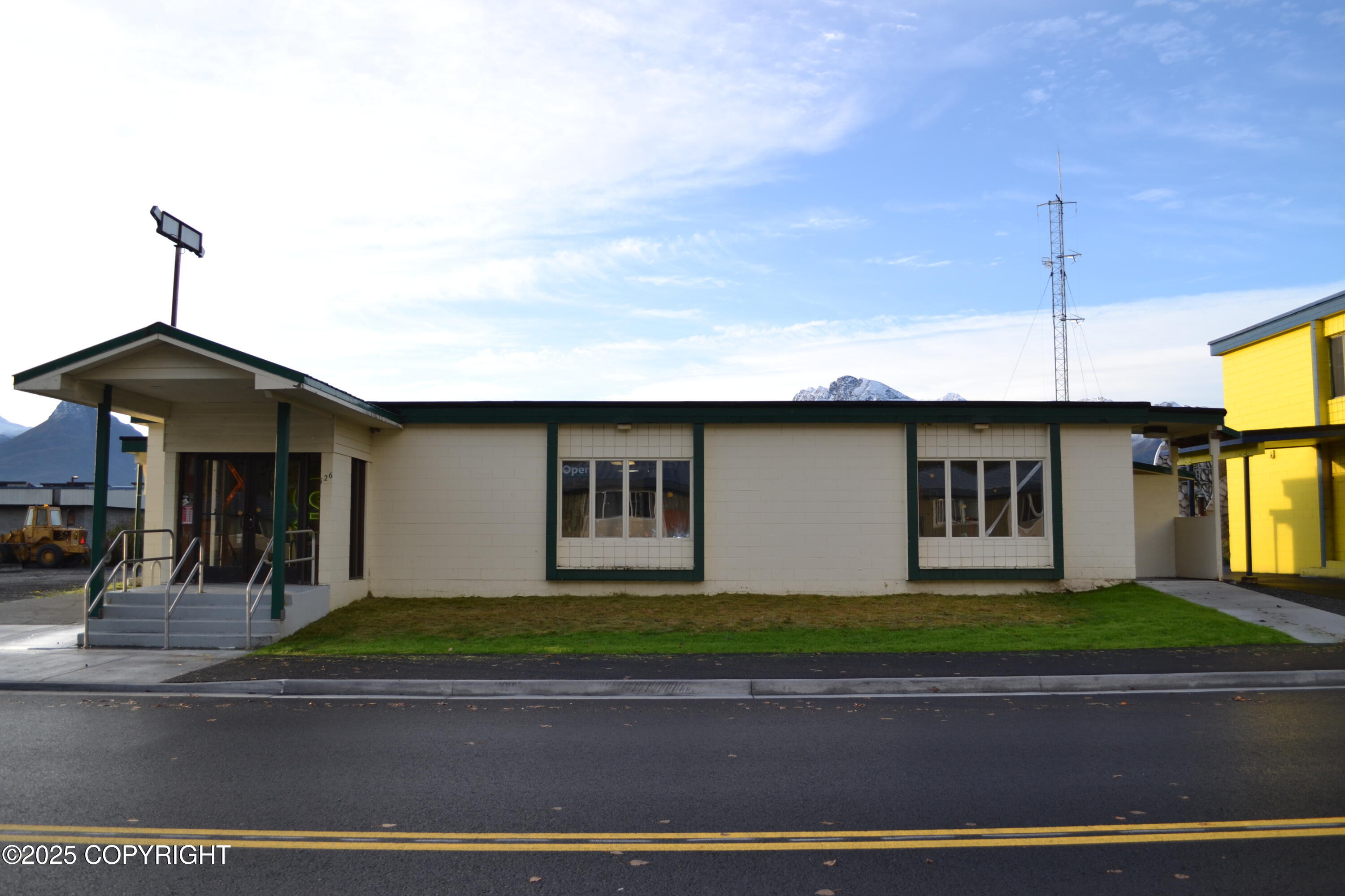 126 Pioneer Drive Property Photo 3