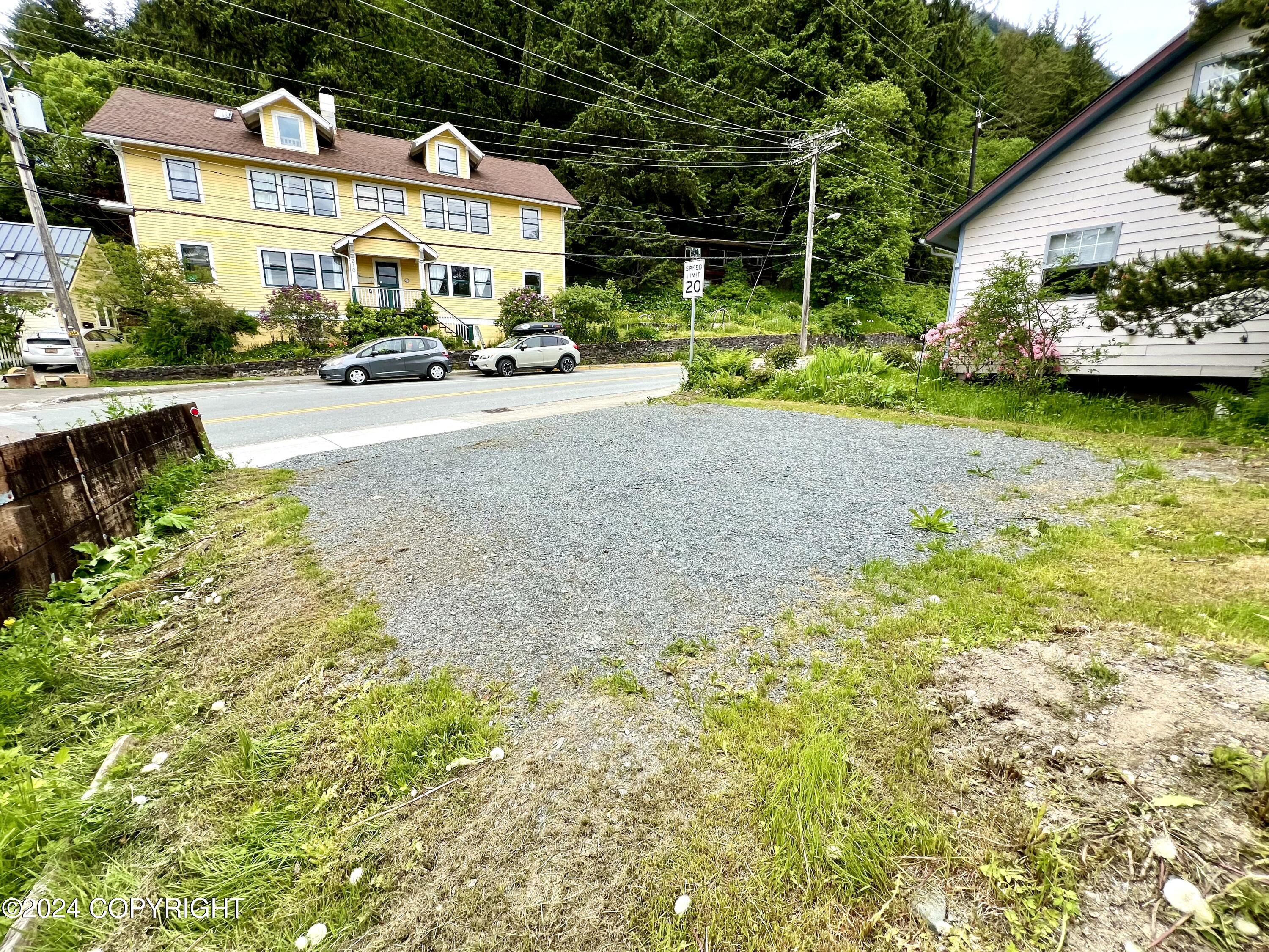 275 Irwin Street Property Photo 2