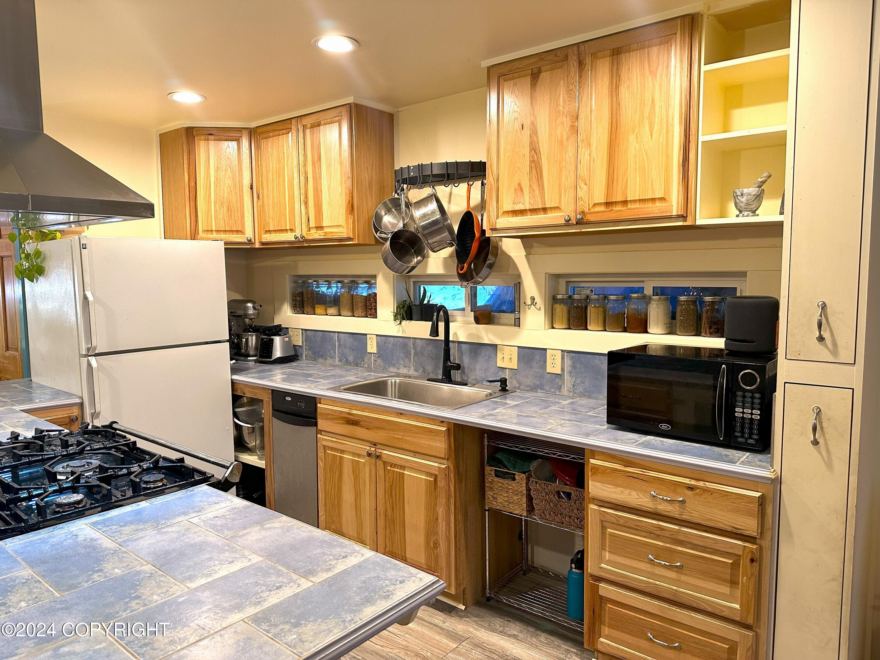306 Hemlock Court Property Photo 3