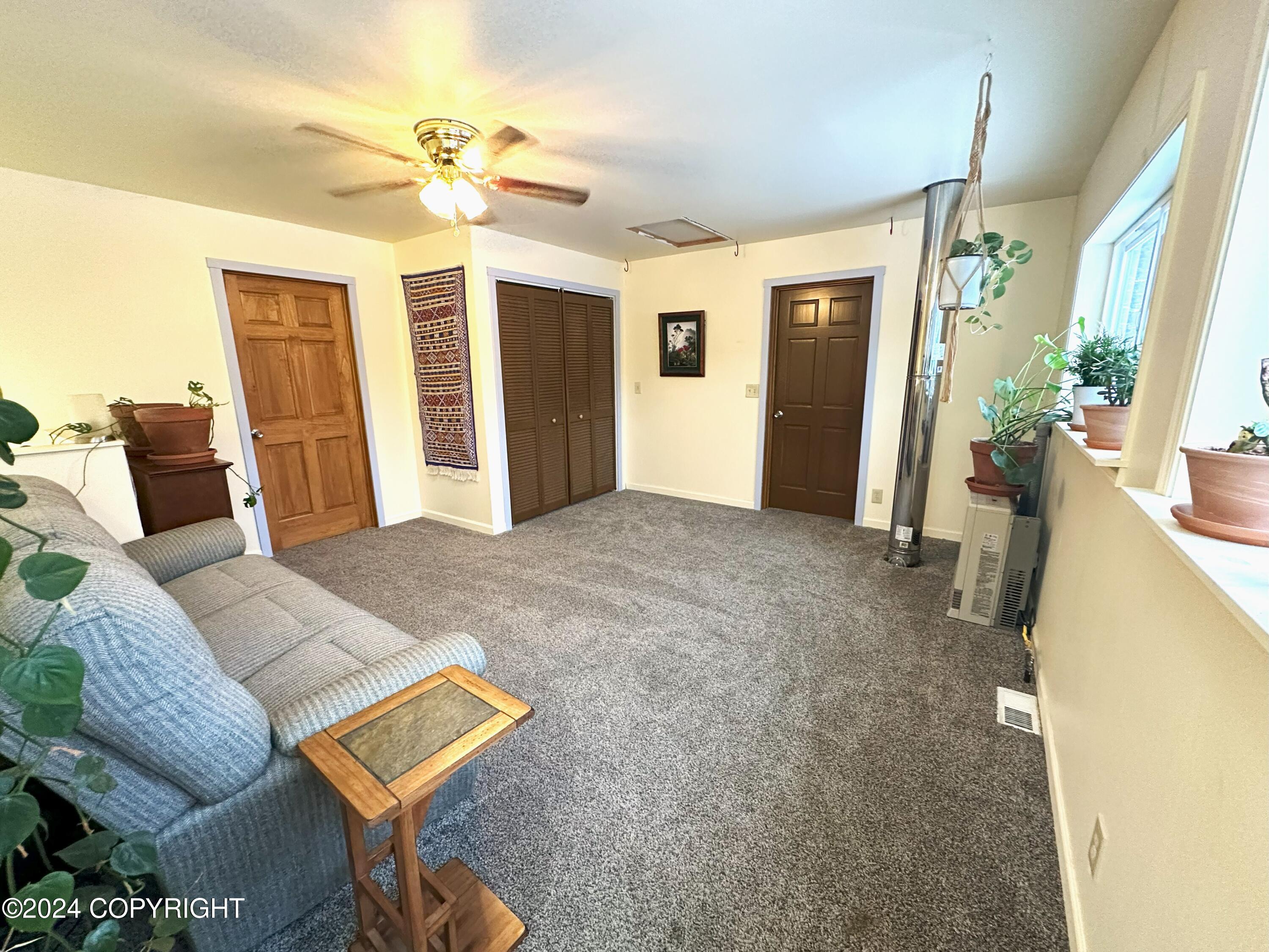 306 Hemlock Court Property Photo 9