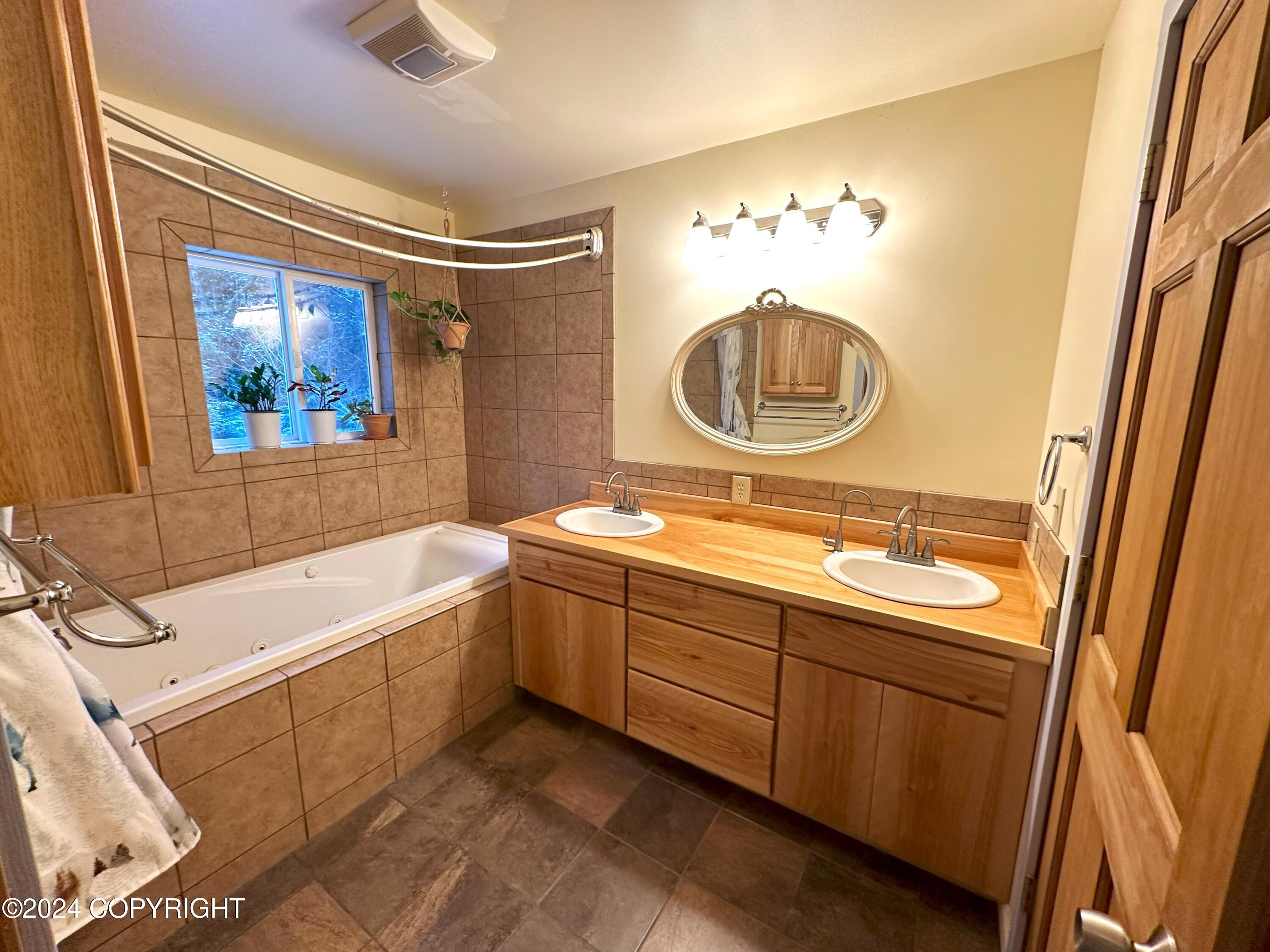 306 Hemlock Court Property Photo 10
