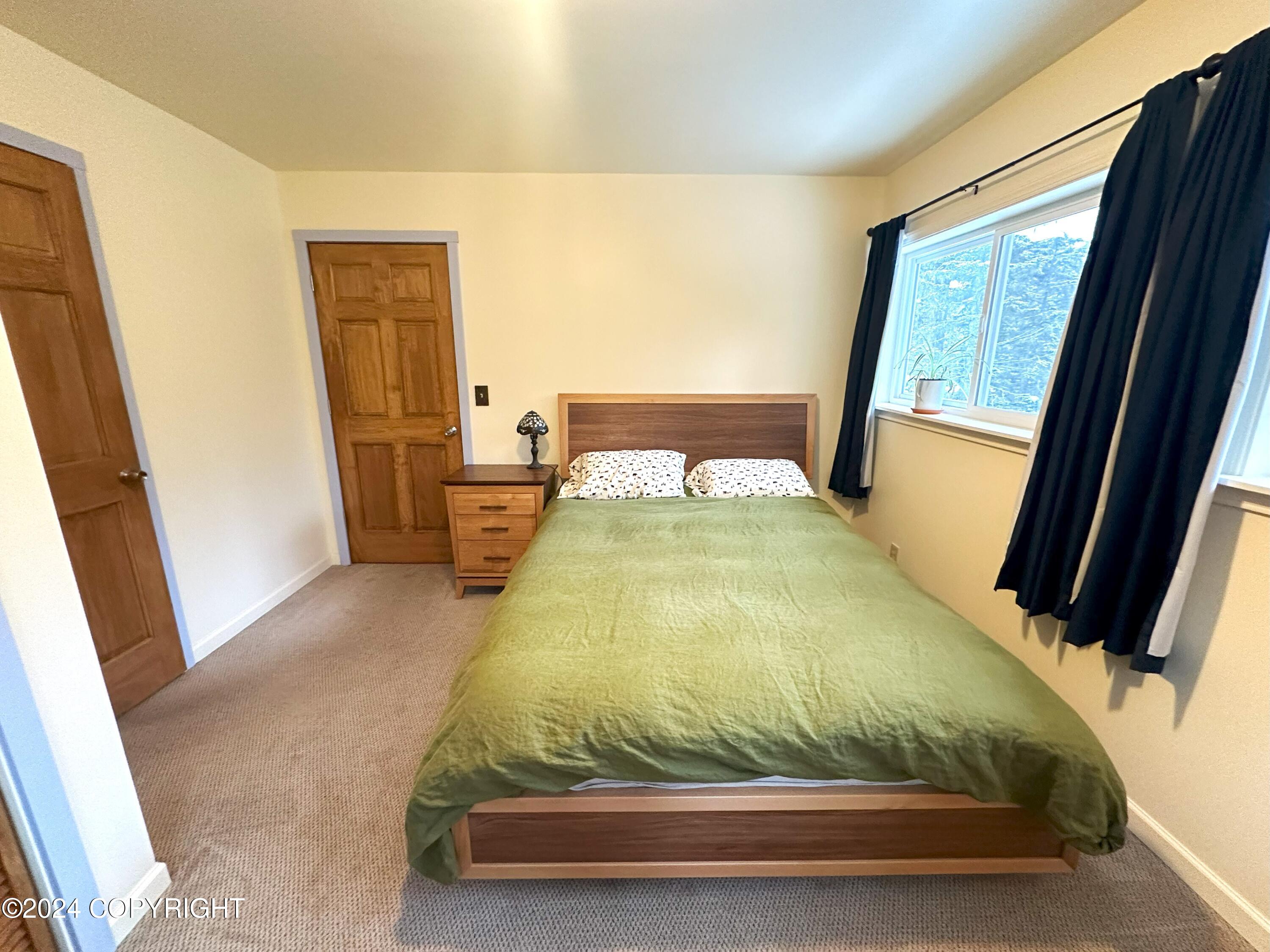 306 Hemlock Court Property Photo 12