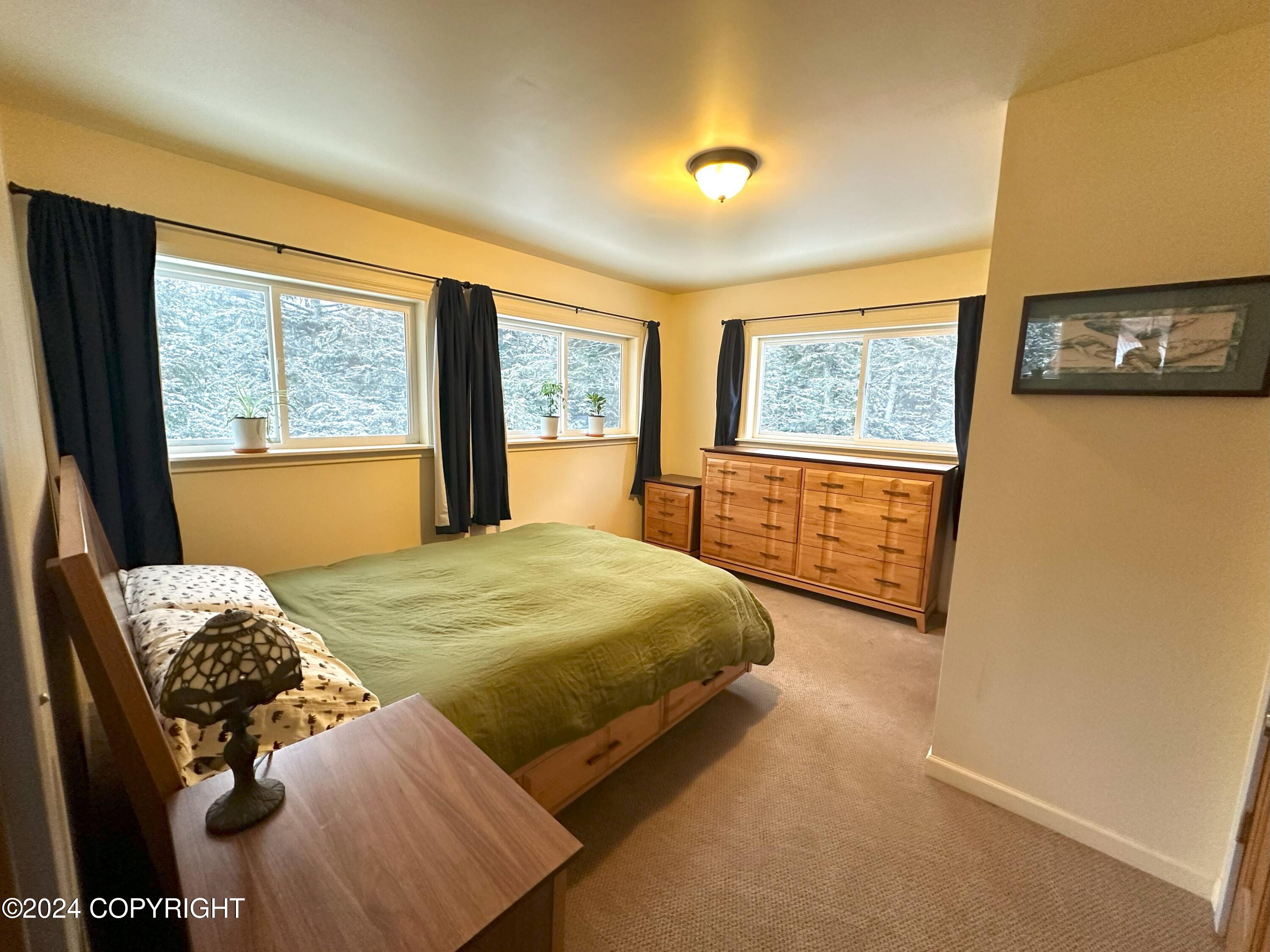 306 Hemlock Court Property Photo 13