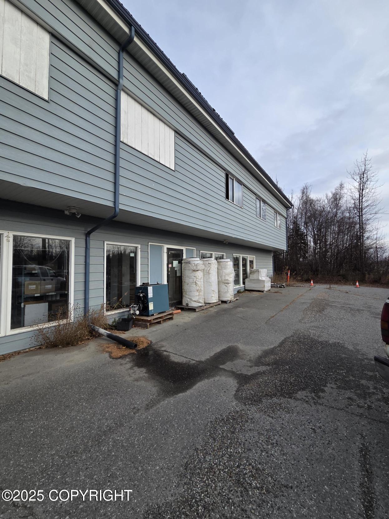 301 N Lucus Road Property Photo 3