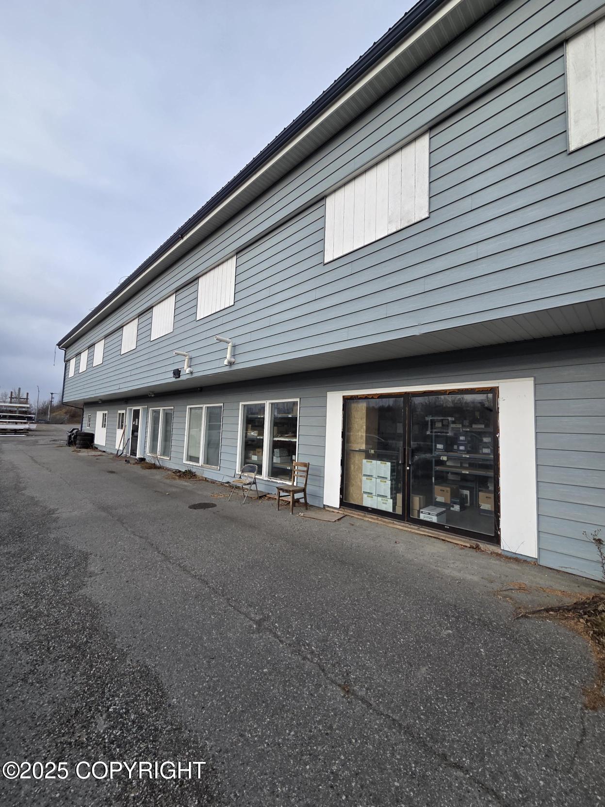301 N Lucus Road Property Photo 4