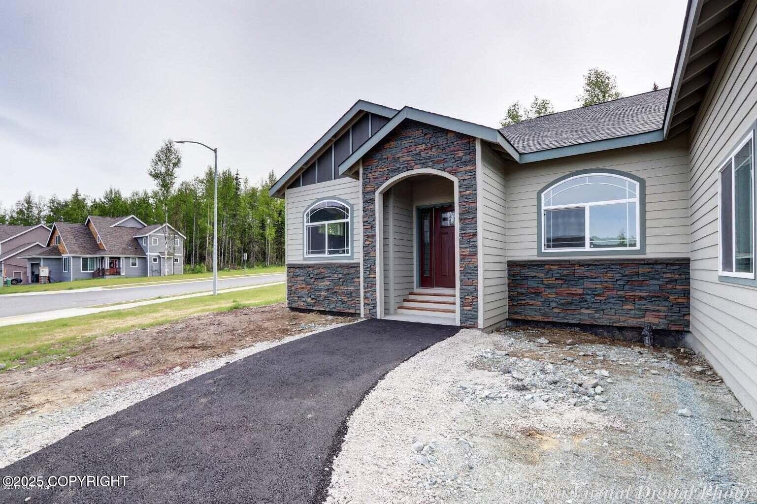4121 E Harman Loop Property Photo 3