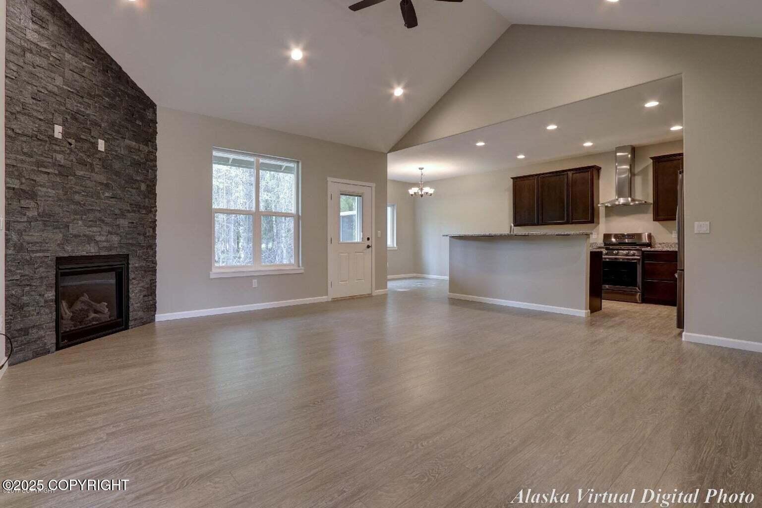 4121 E Harman Loop Property Photo 5